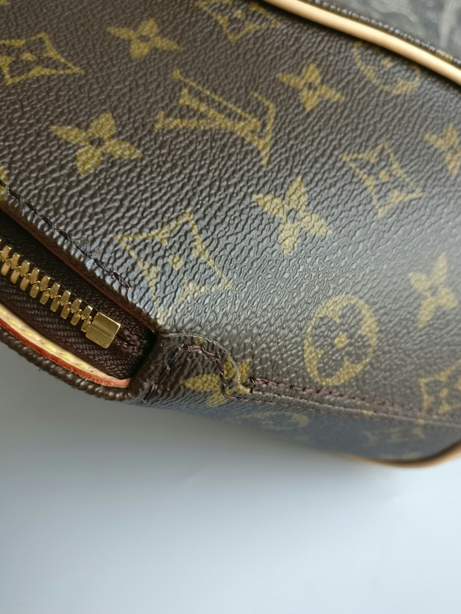 Louis Vuitton Ellipse PM