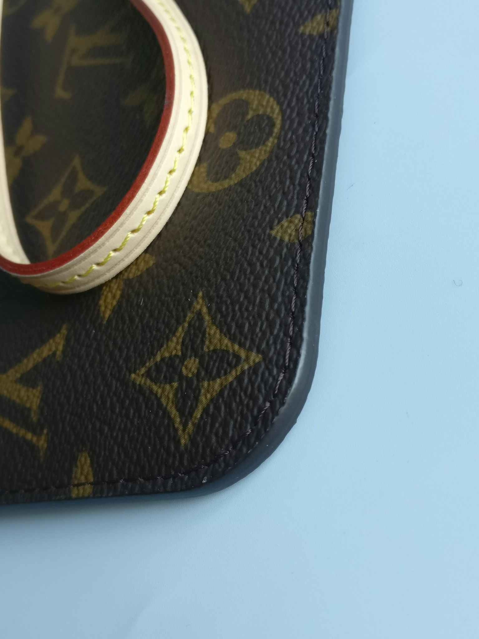 Louis Vuitton Neverfull PM pochette