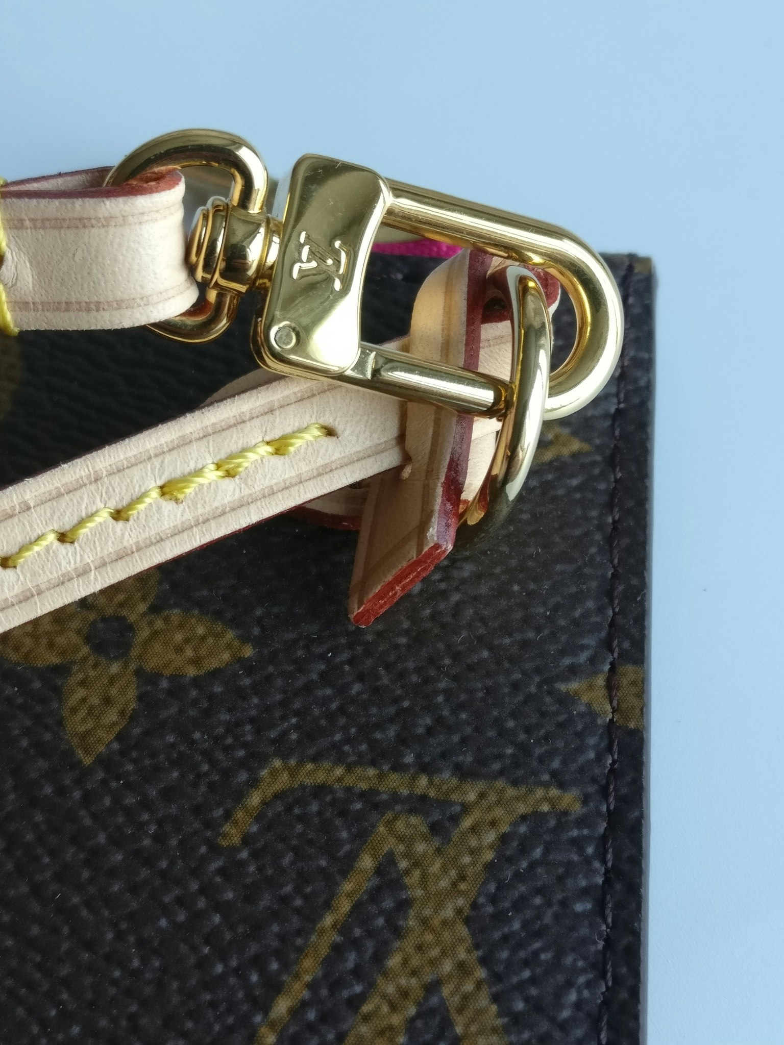 Louis Vuitton Neverfull PM pochette