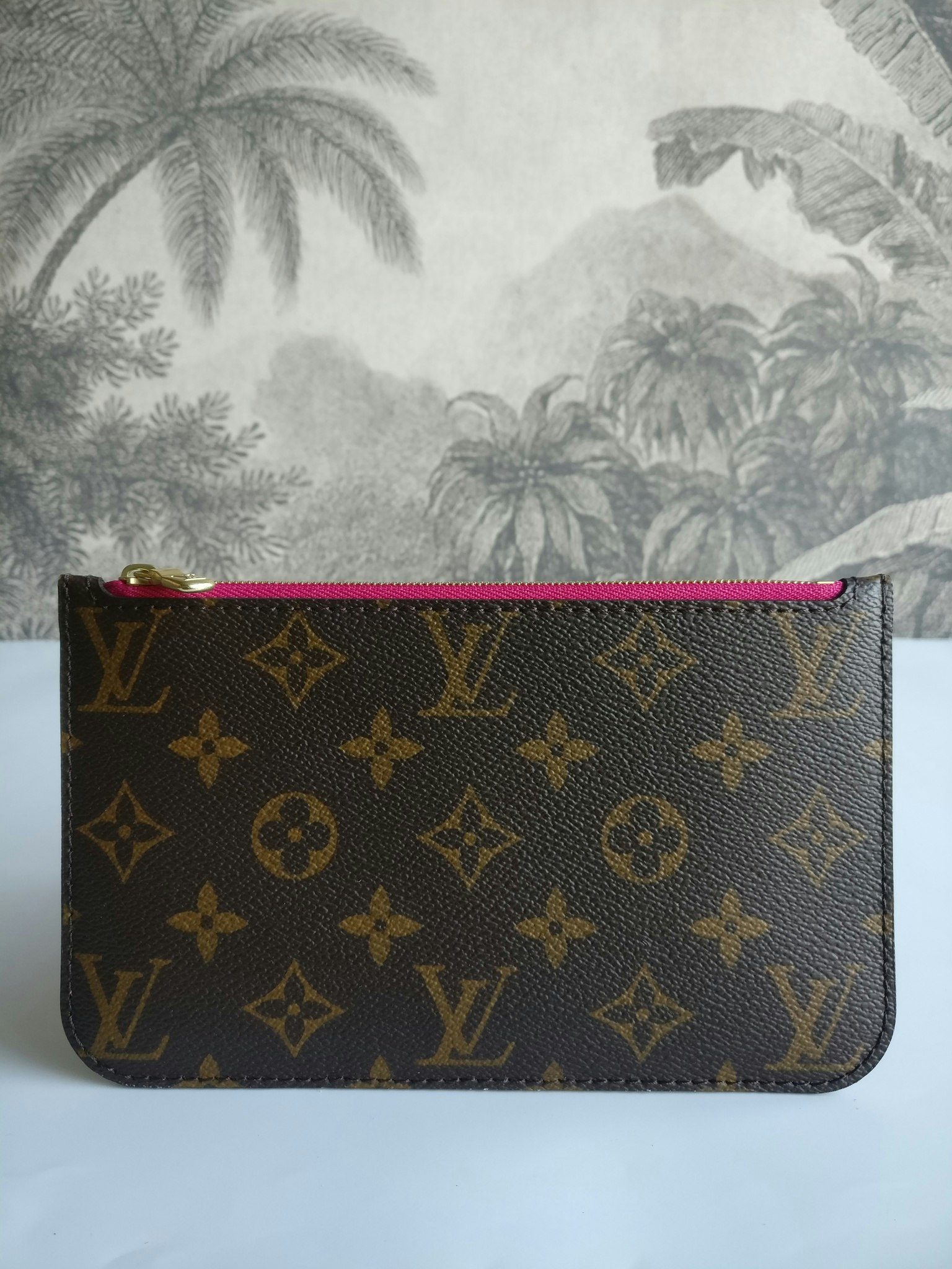 Louis Vuitton Neverfull PM pochette