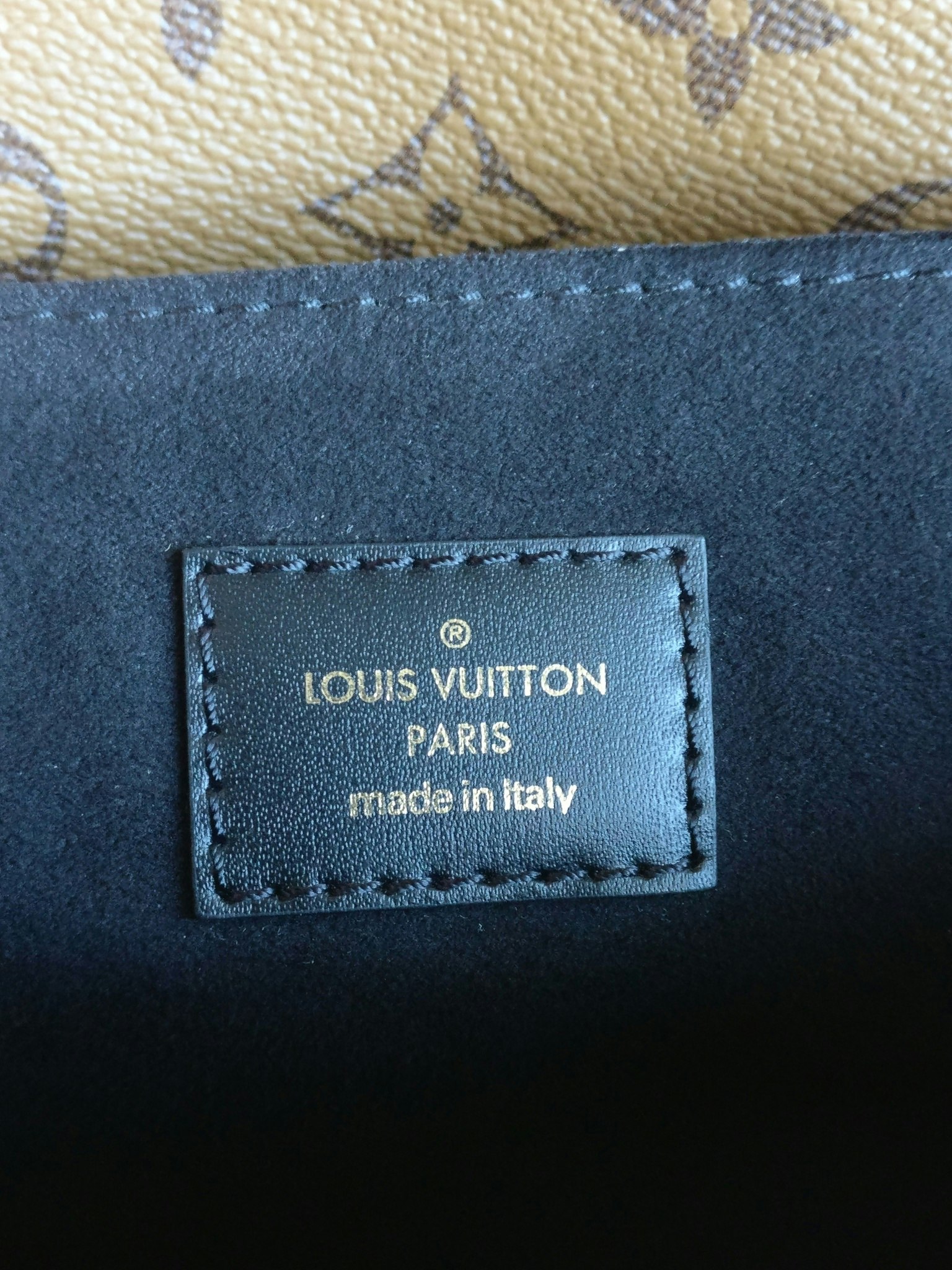 Louis Vuitton Pochette Metis Reverse Monogram