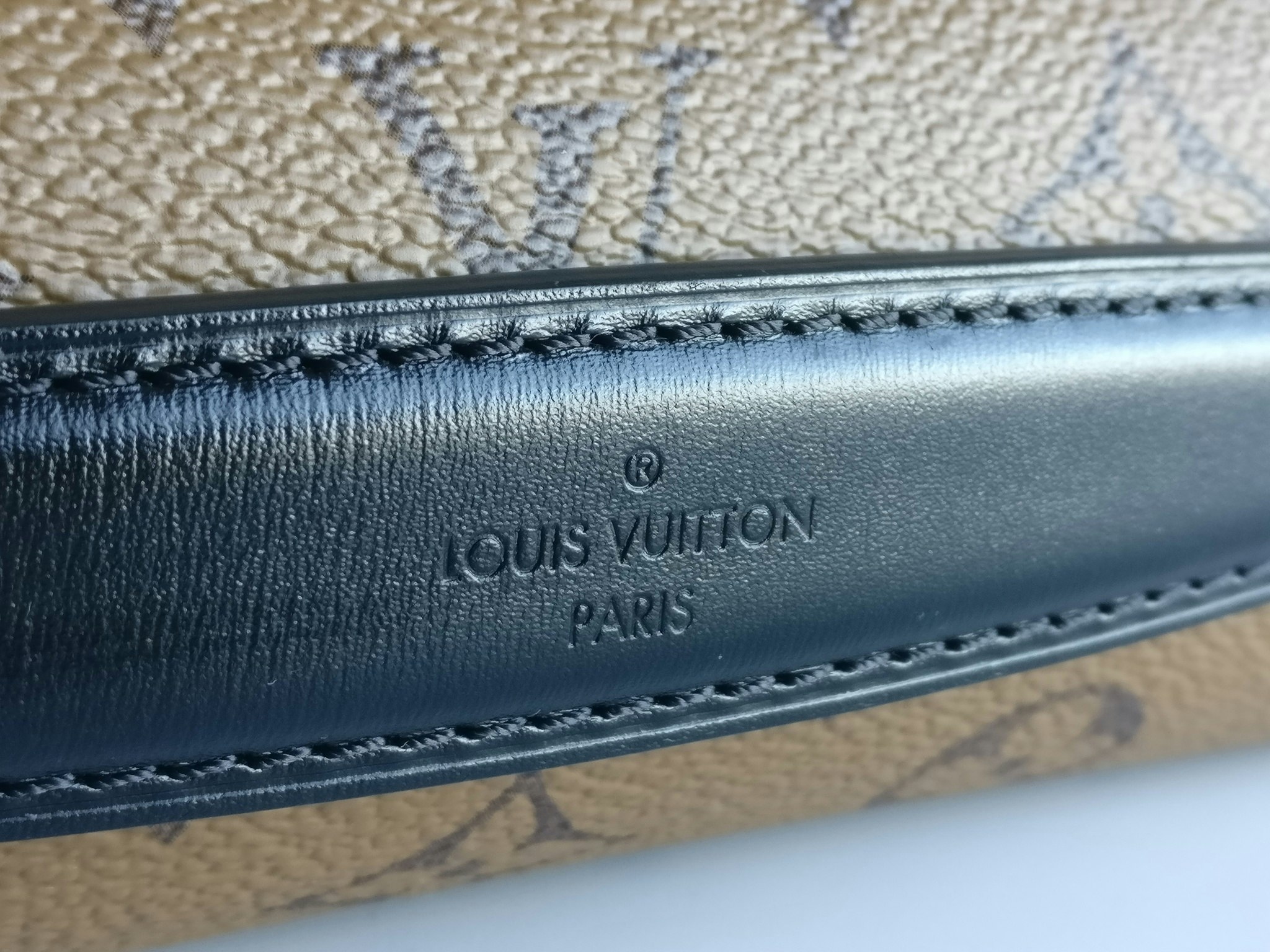 Louis Vuitton Pochette Metis Reverse Monogram