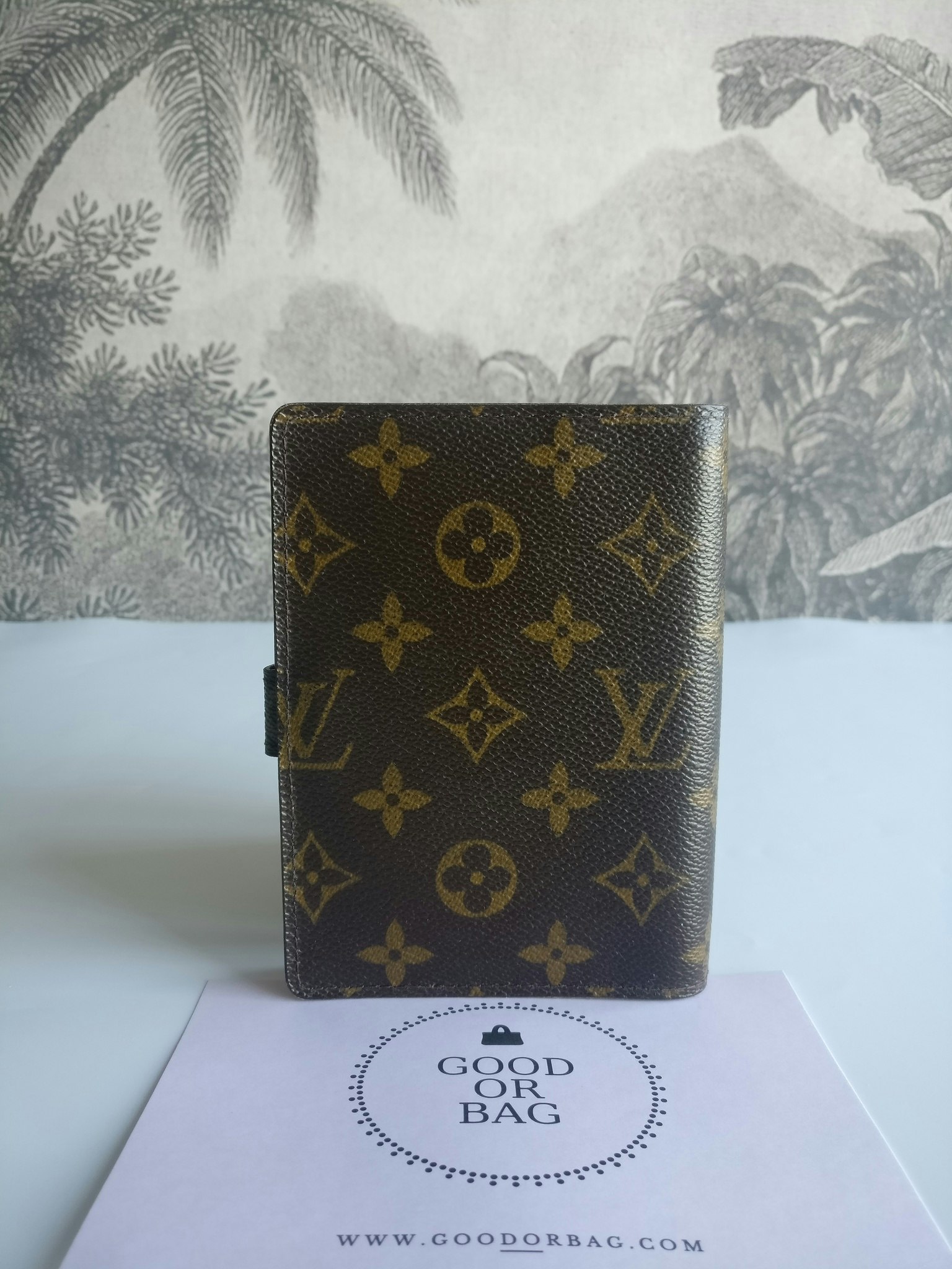 Louis Vuitton Small Ring Agenda Cover