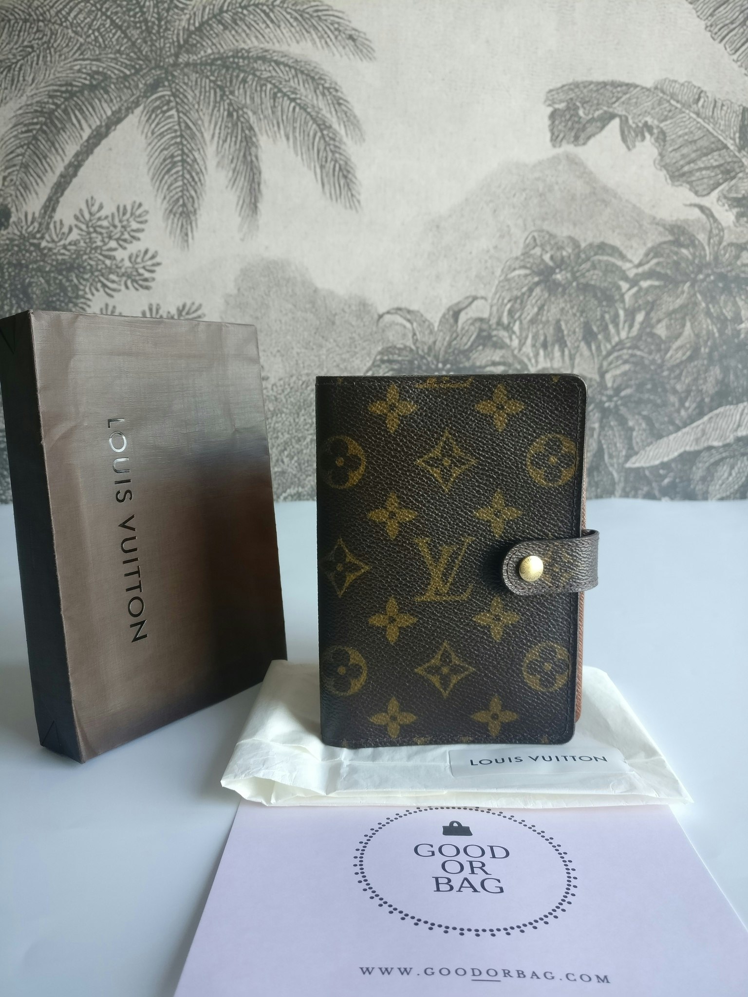 Louis Vuitton Small Ring Agenda Cover