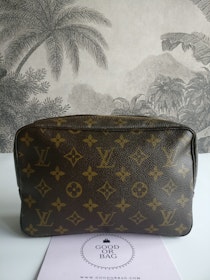 Louis Vuitton Trousse Toilette 23