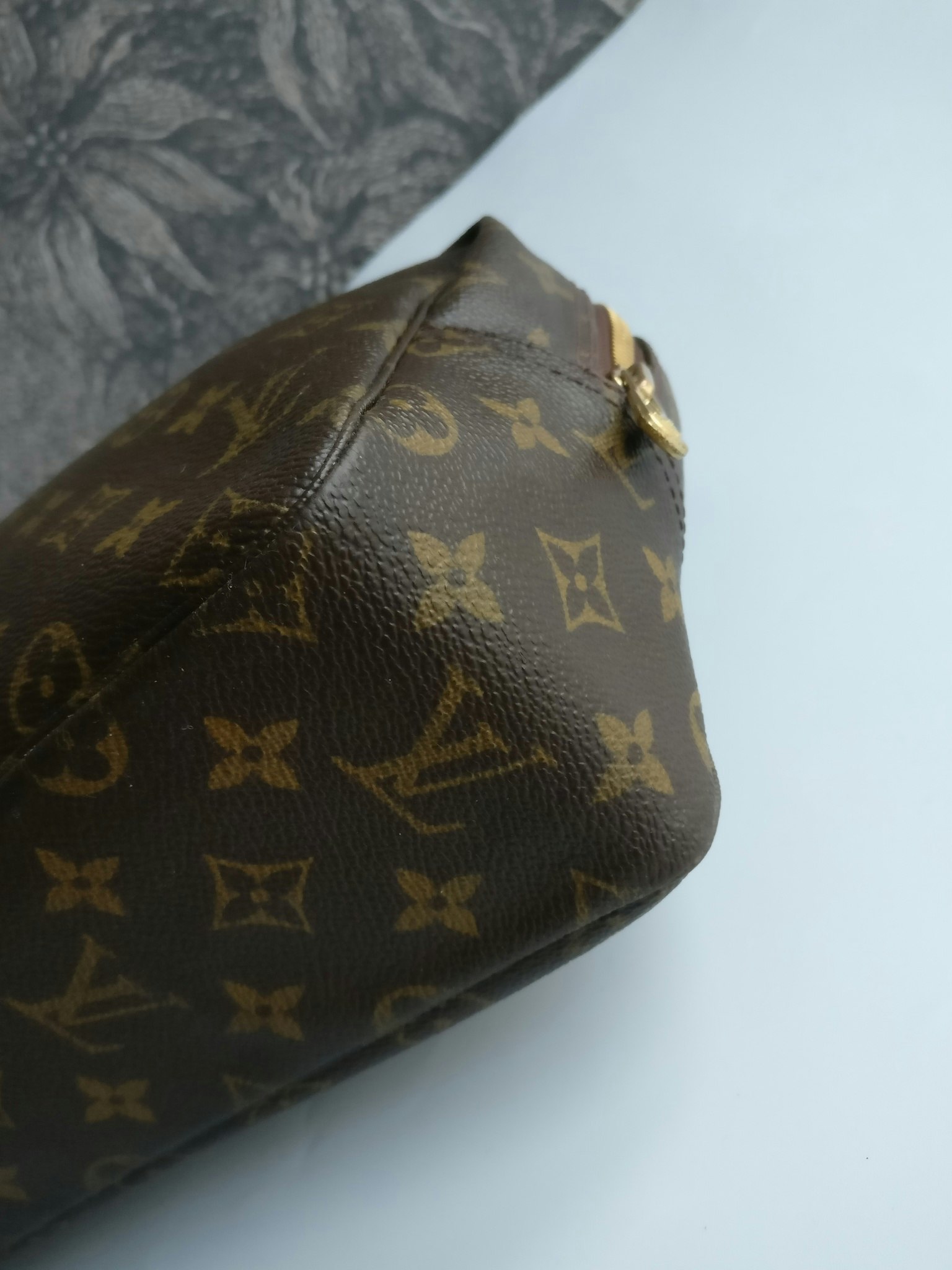 Louis Vuitton Trousse Toilette 28