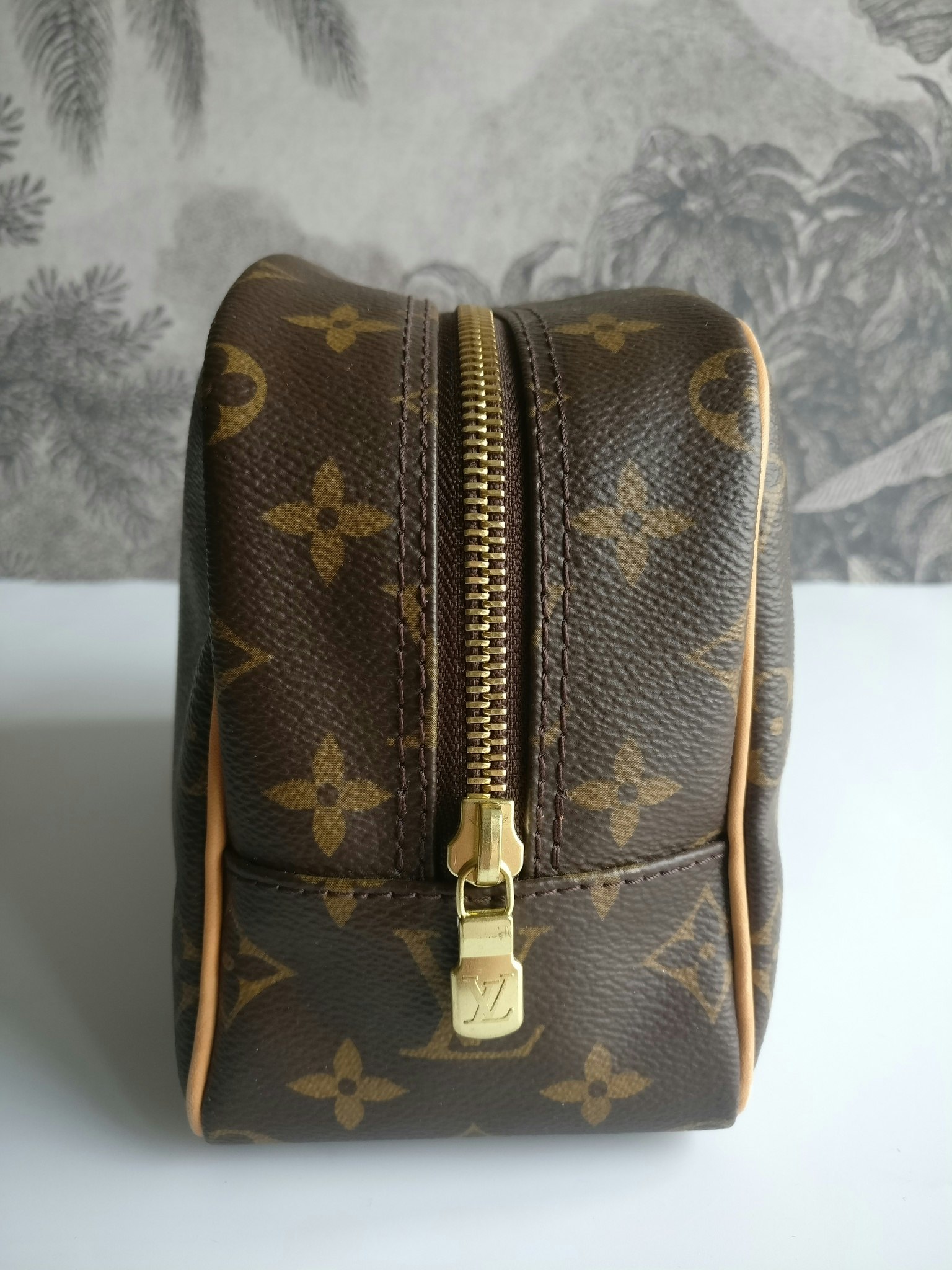 Louis Vuitton Toiletry Bag 25