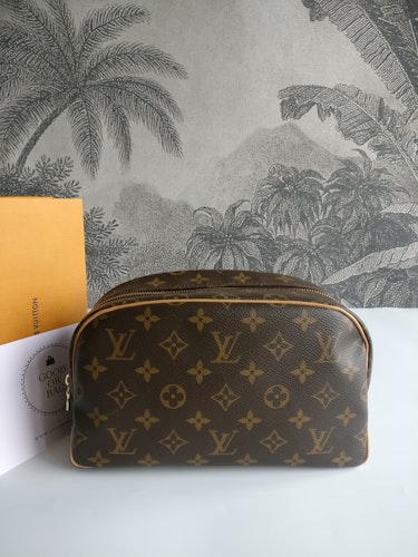 Louis Vuitton Toiletry Bag 25