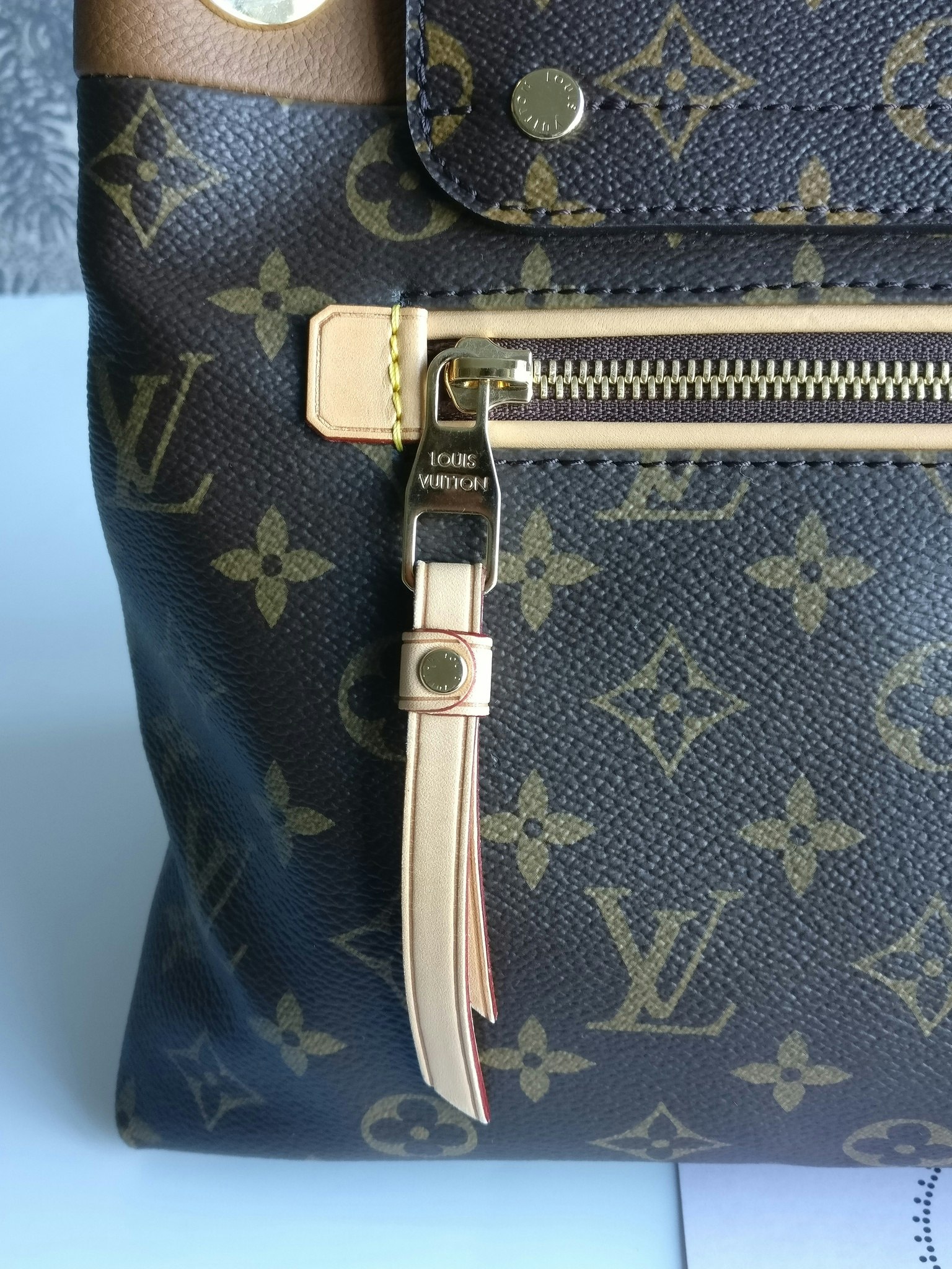 Louis Vuitton Olympe