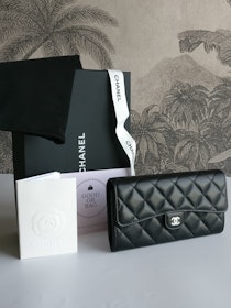 Chanel classic wallet black lambskin SHW