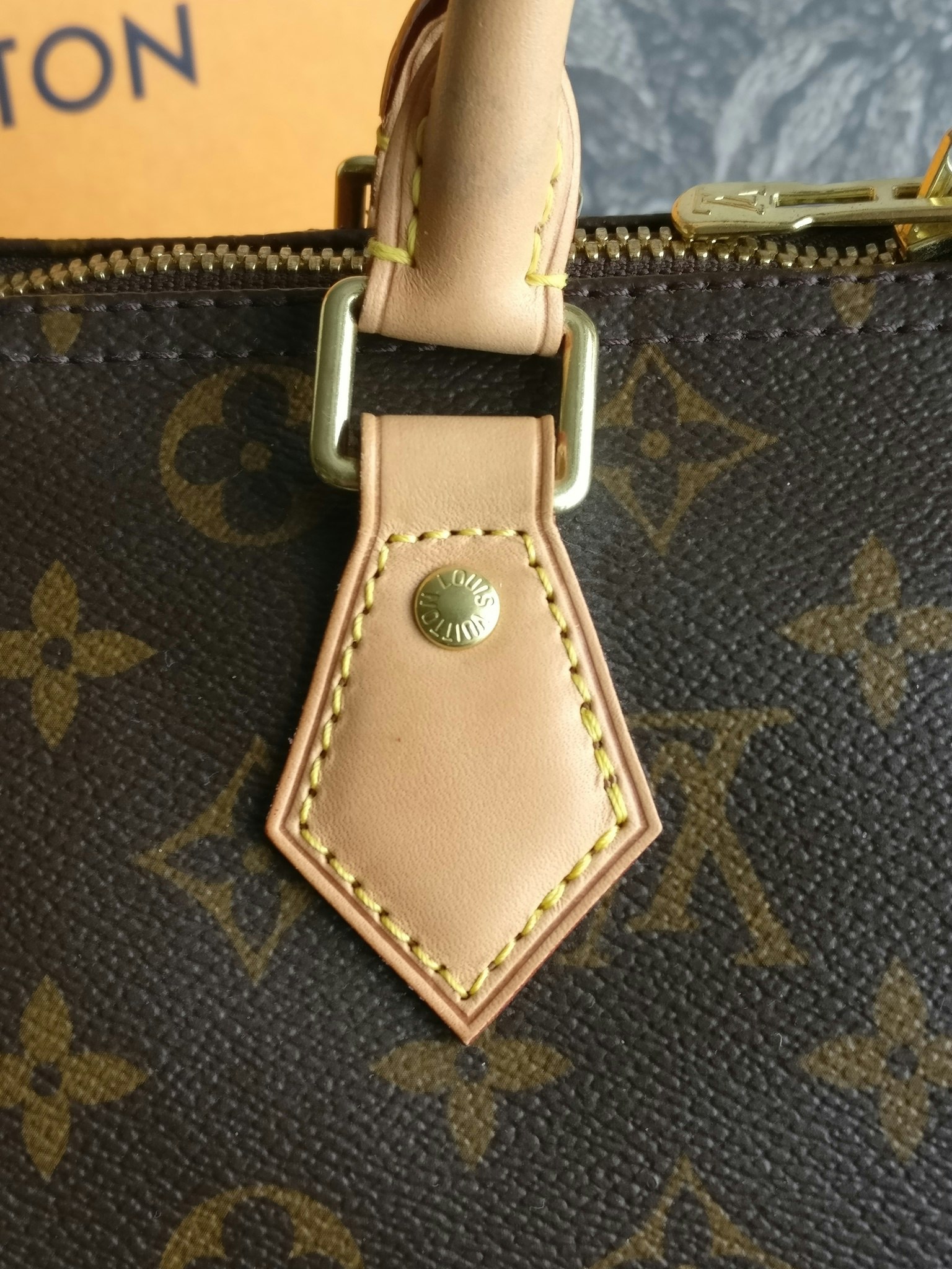 Louis Vuitton  Speedy bandouliere 30