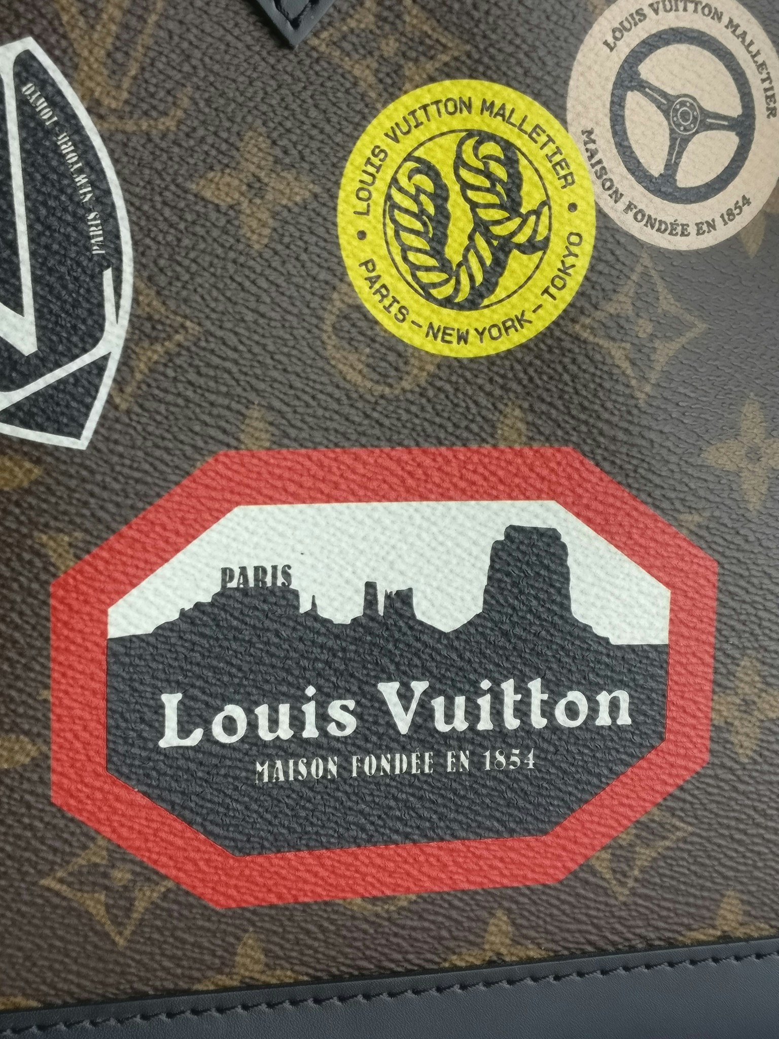 Louis Vuitton Alma PM World Tour