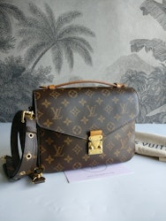 Louis Vuitton Pochette Metis