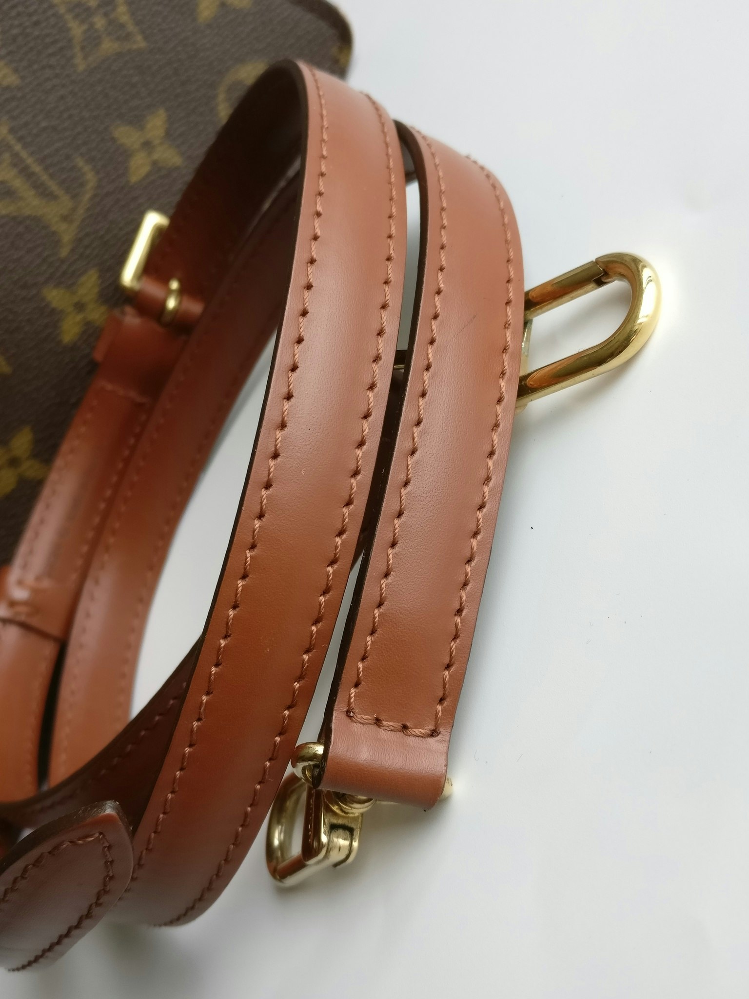 Louis Vuitton Porte Documents Bandouliere