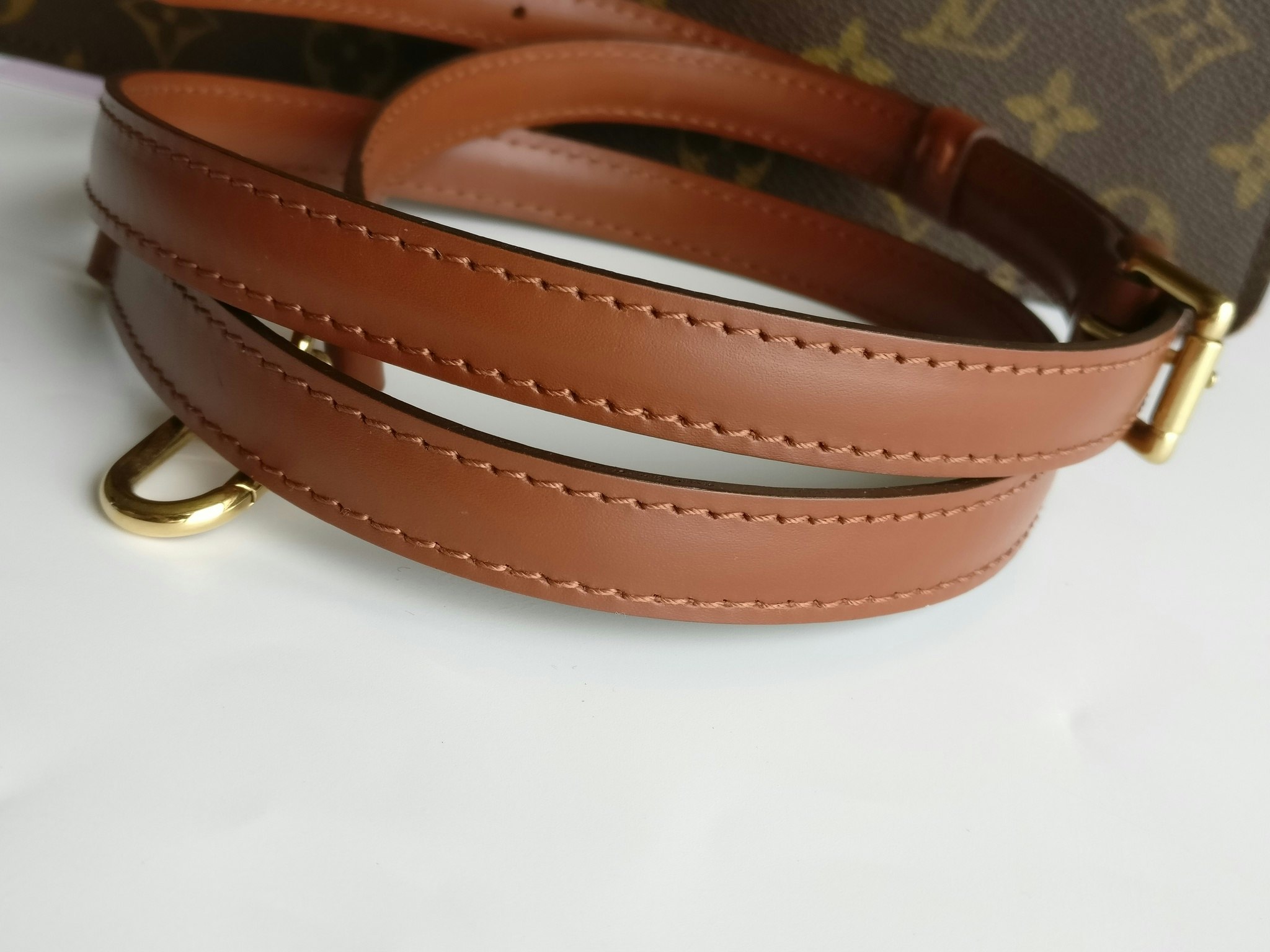 Louis Vuitton Porte Documents Bandouliere