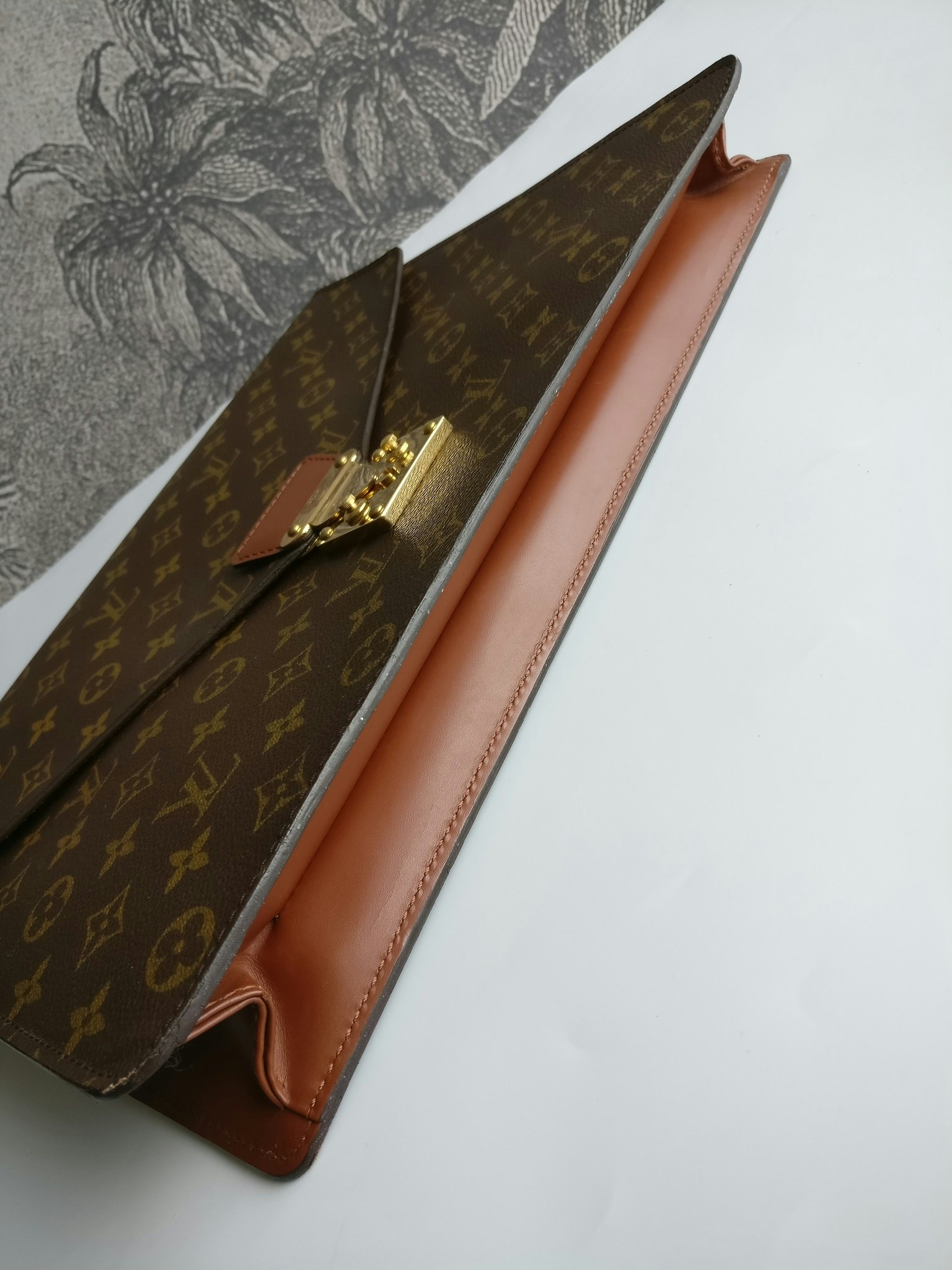 Louis Vuitton Porte Documents Bandouliere