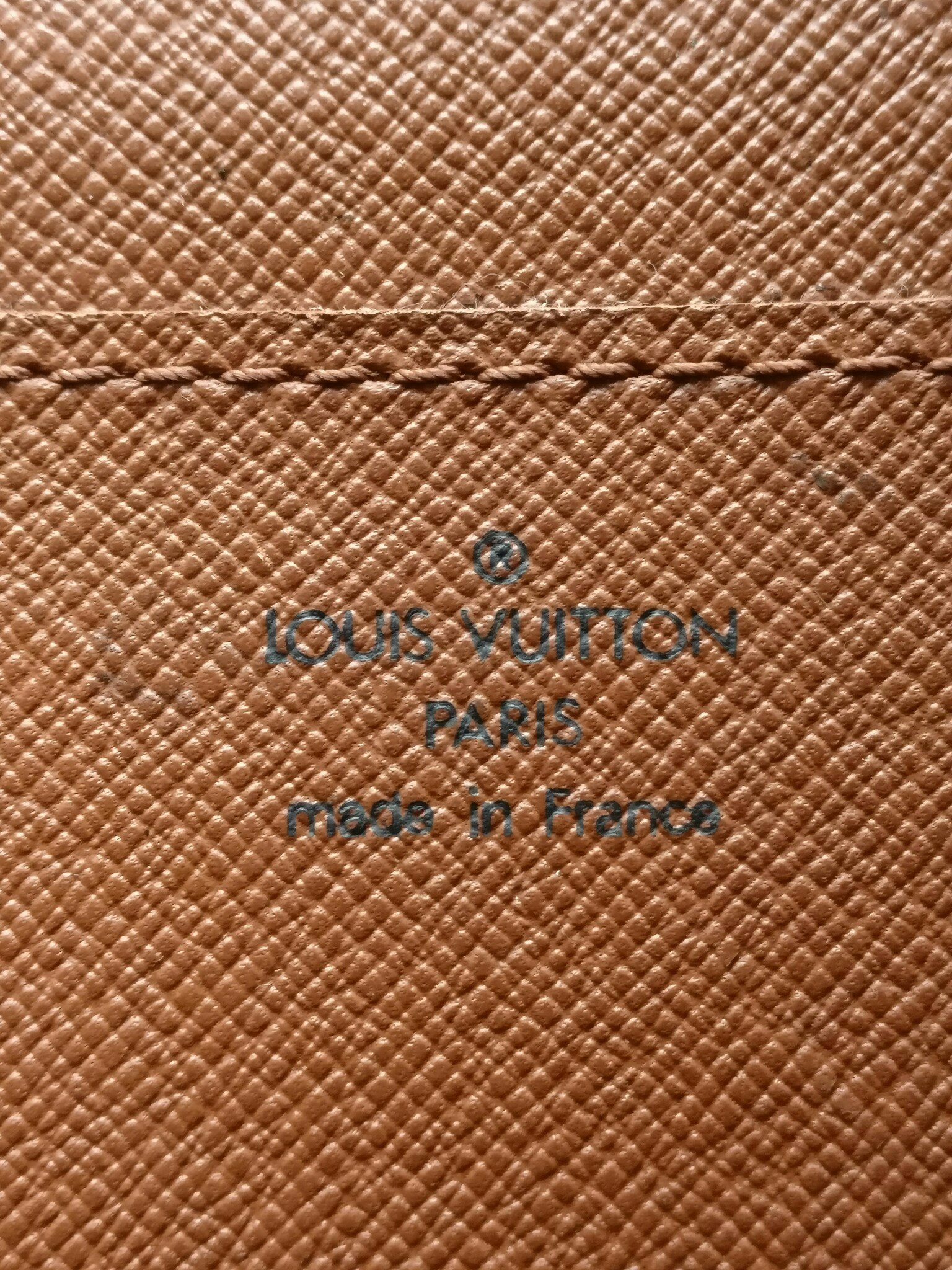 Louis Vuitton Porte Documents Bandouliere
