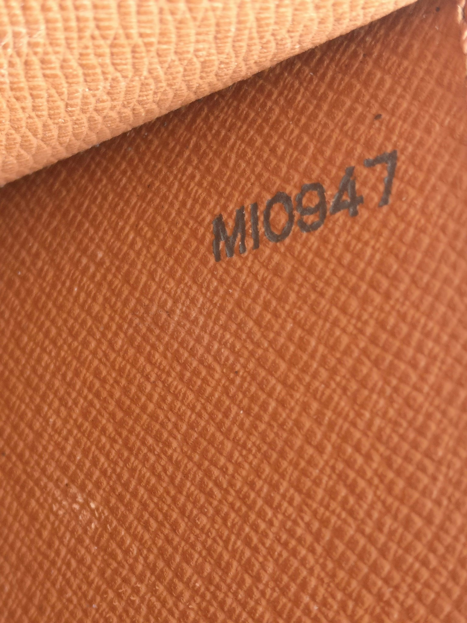 Louis Vuitton Porte Documents Bandouliere