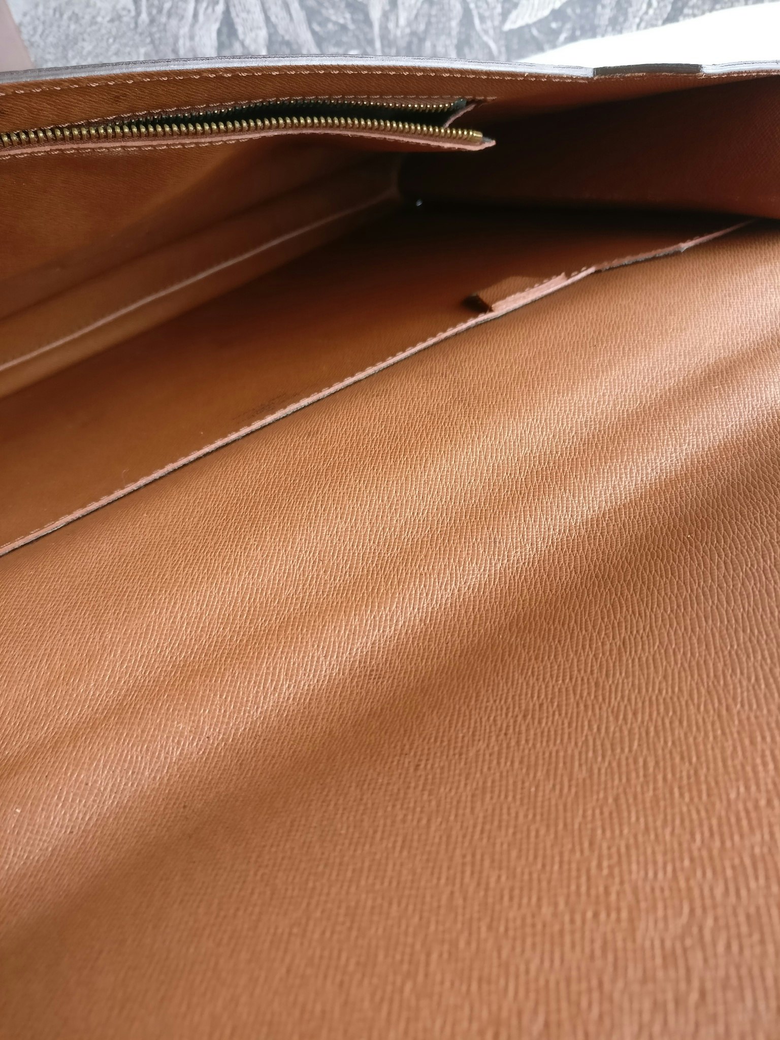 Louis Vuitton Porte Documents Bandouliere