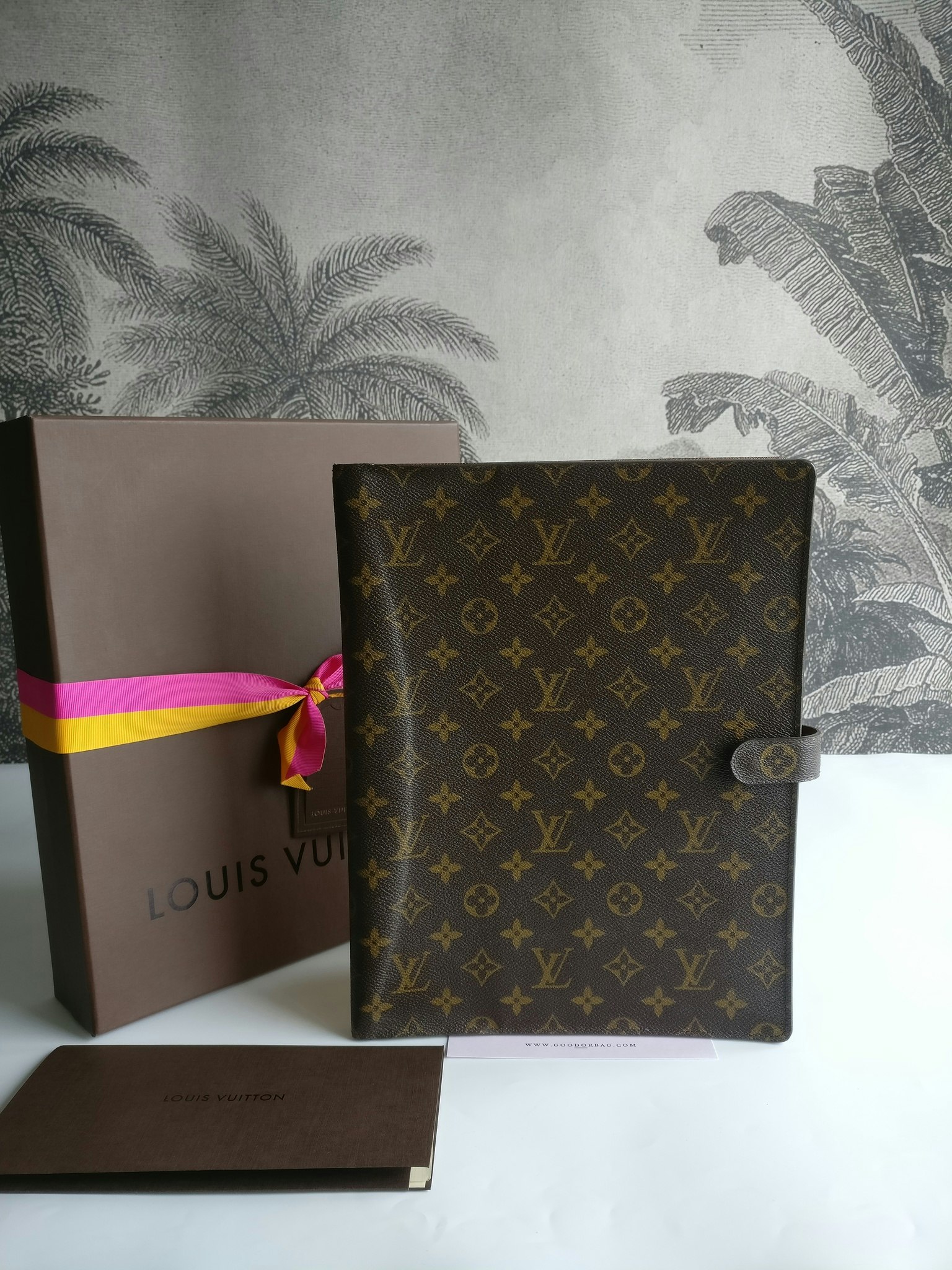 Louis Vuitton A4 Bloc Cover