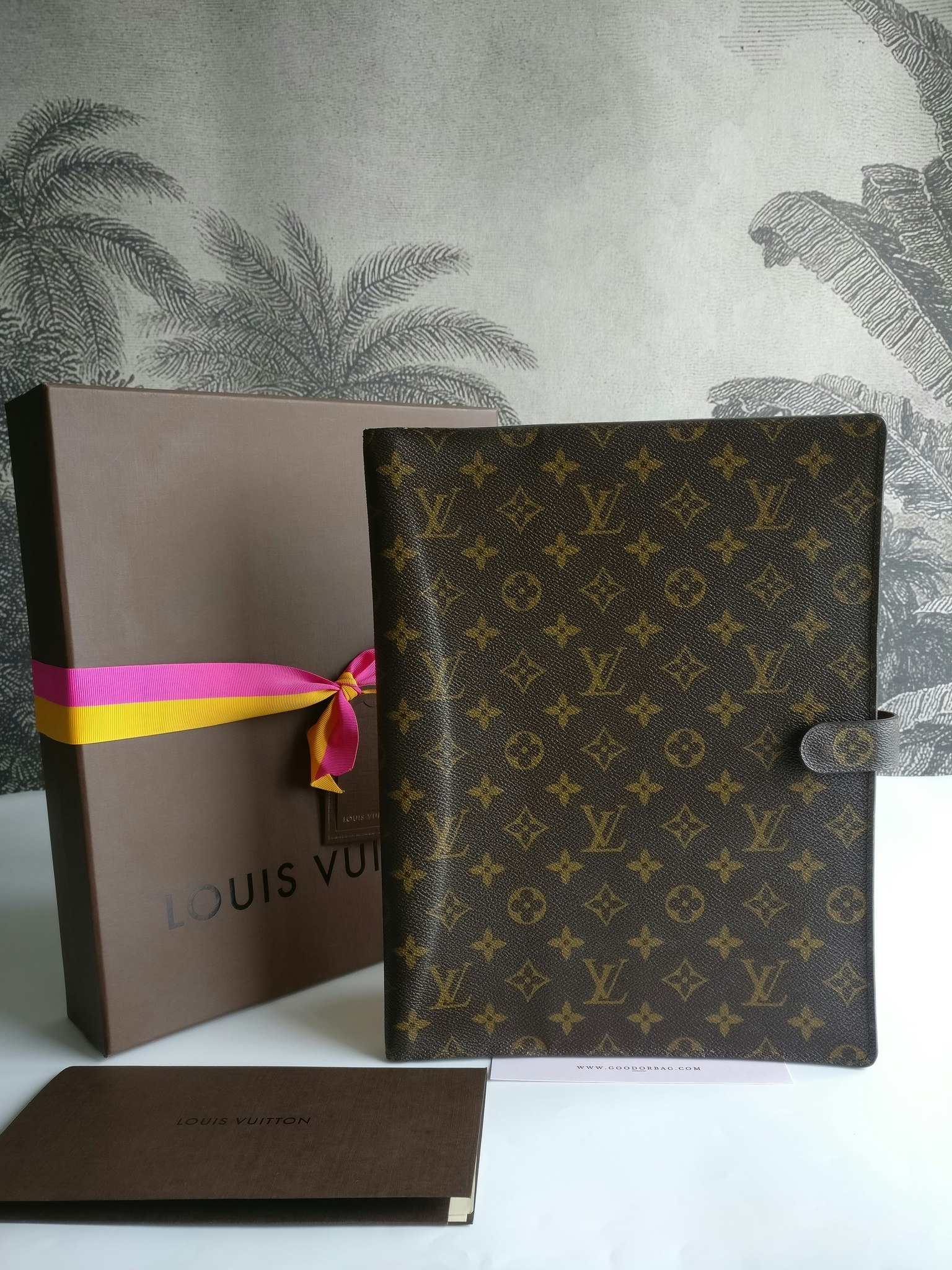 Louis Vuitton A4 Bloc Cover