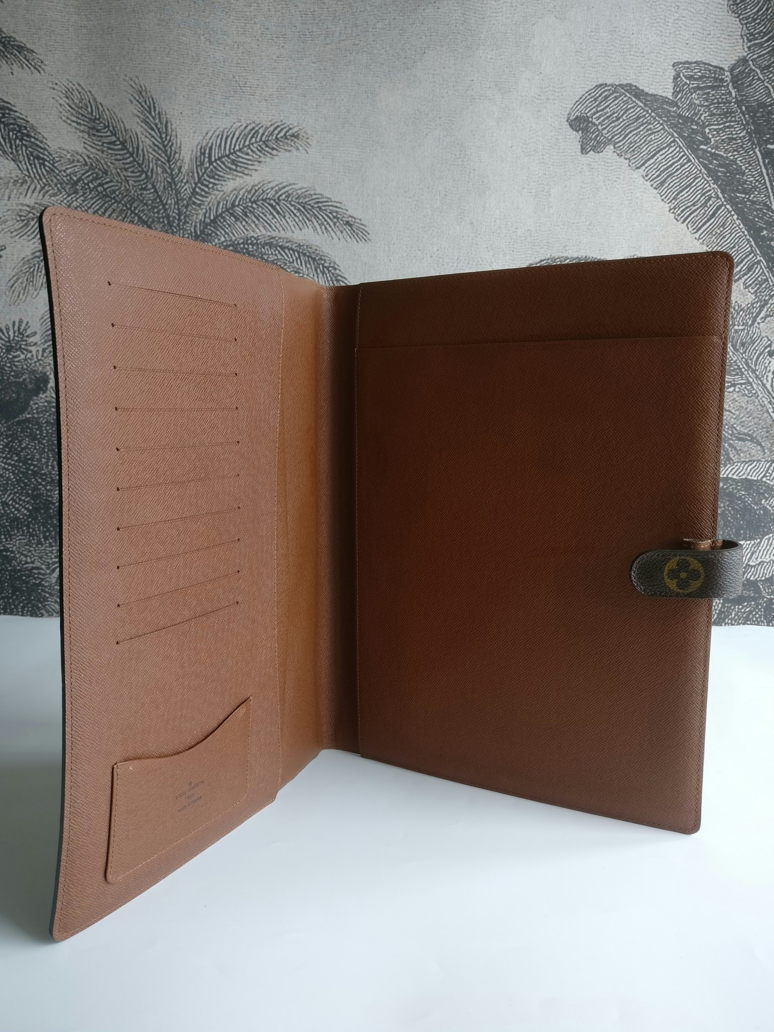 Louis Vuitton A4 Bloc Cover
