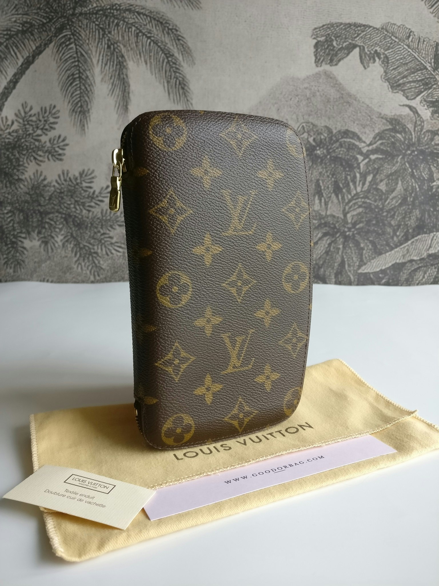 Louis Vuitton Geode Travel Case Organizer