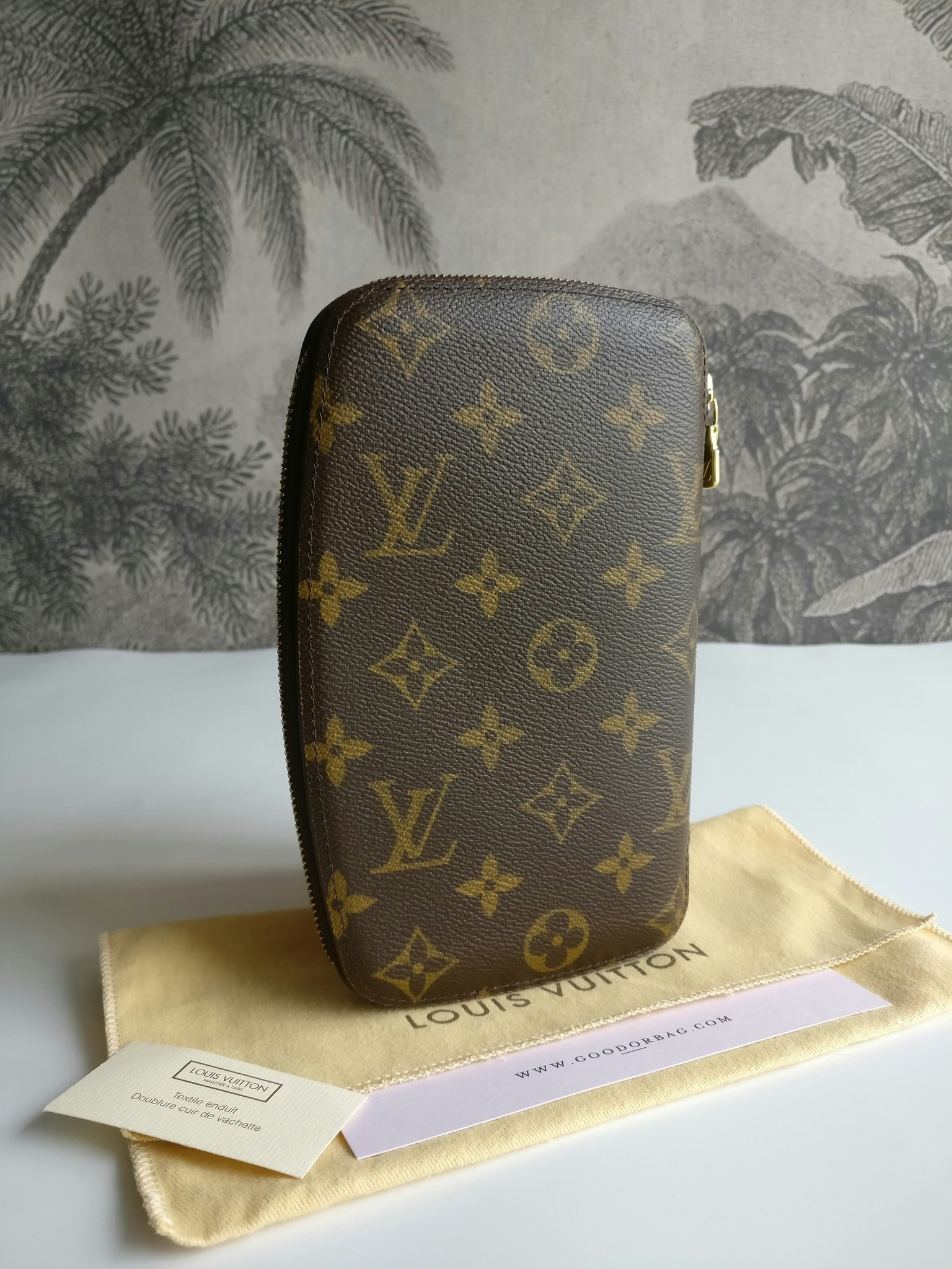 Louis Vuitton Geode Travel Case Organizer