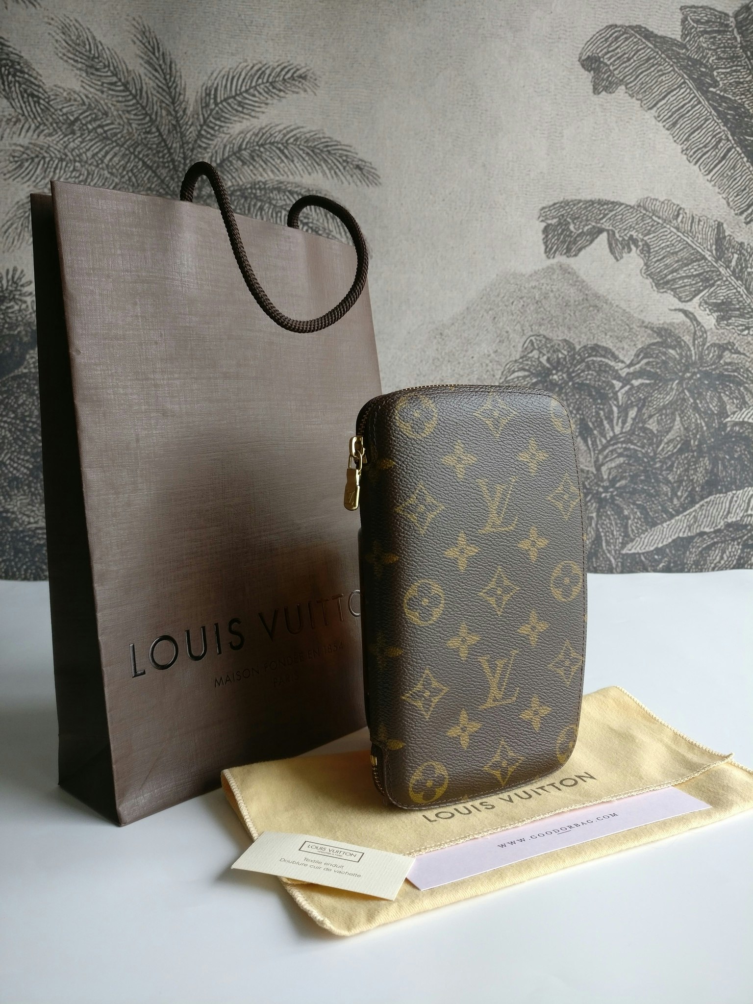 Louis Vuitton Geode Travel Case Organizer