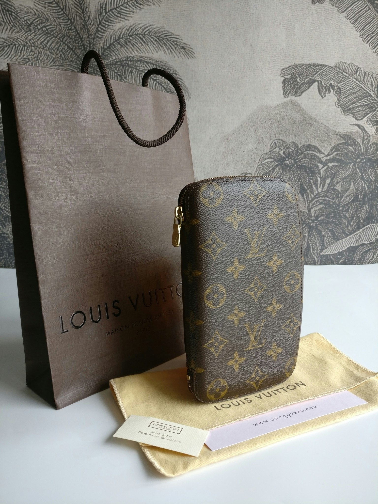 Louis Vuitton Geode Travel Case Organizer