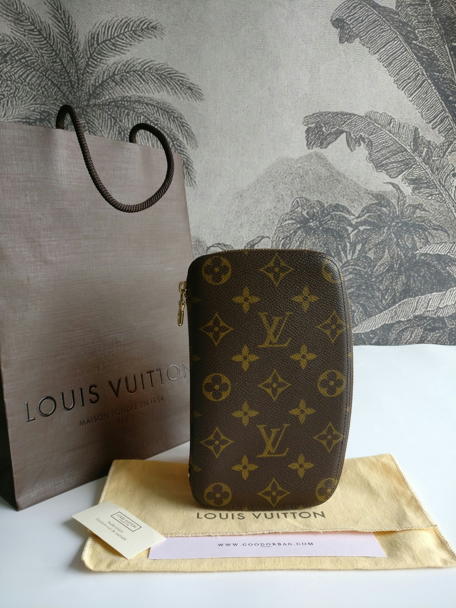 Louis Vuitton Geode Travel Case Organizer