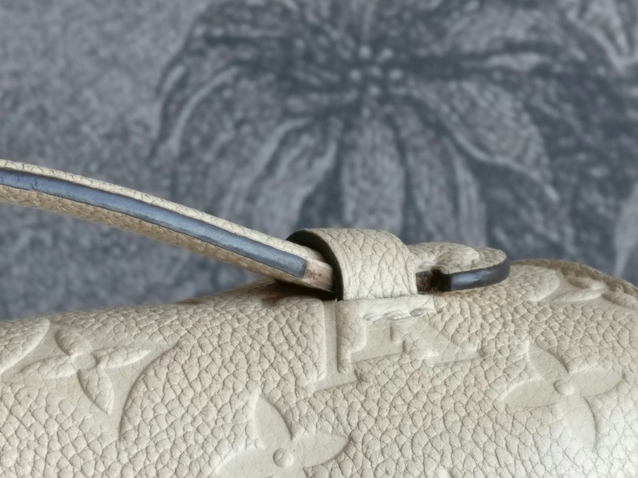 Louis Vuitton Pochette Metis empreinte