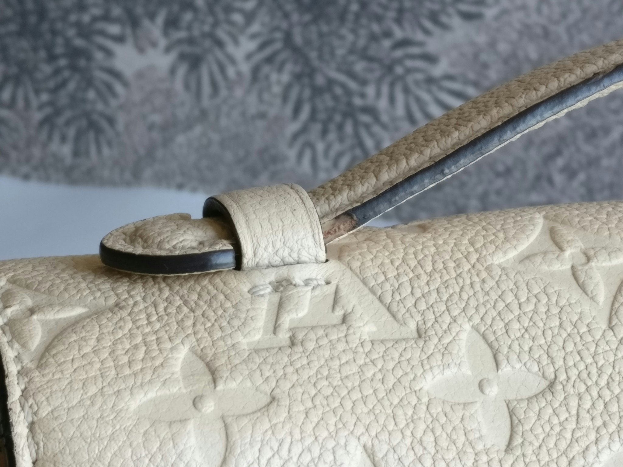 Louis Vuitton Pochette Metis empreinte