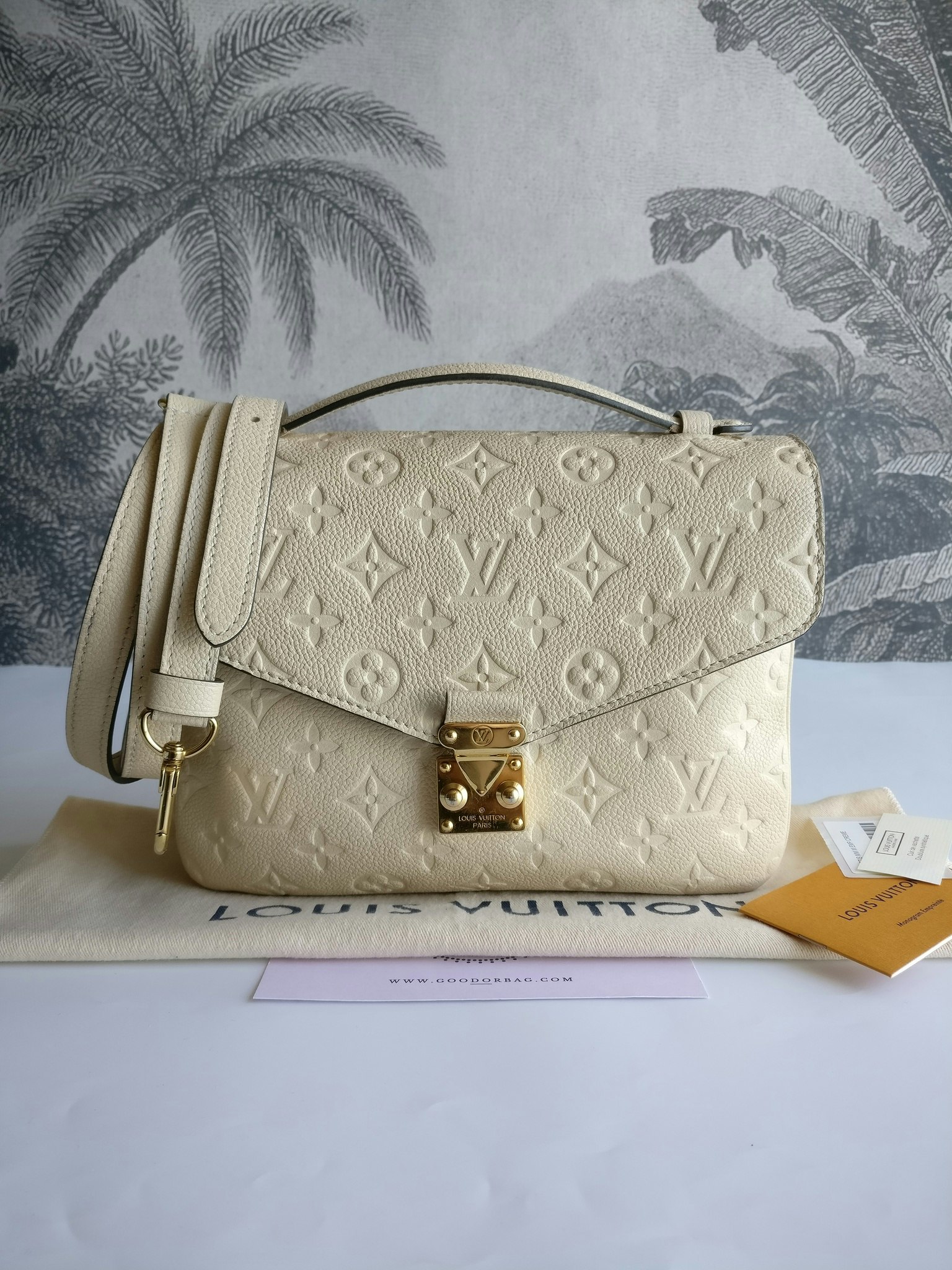 Louis Vuitton Pochette Metis empreinte