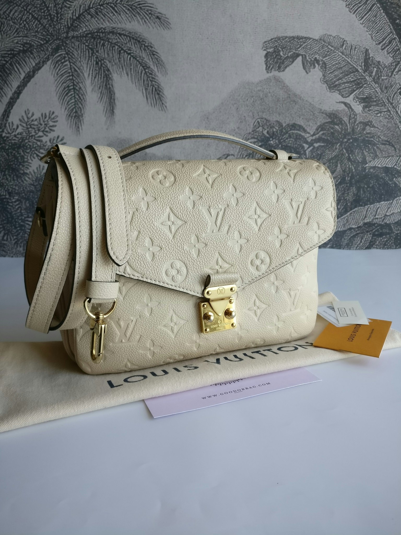 Louis Vuitton Pochette Metis empreinte