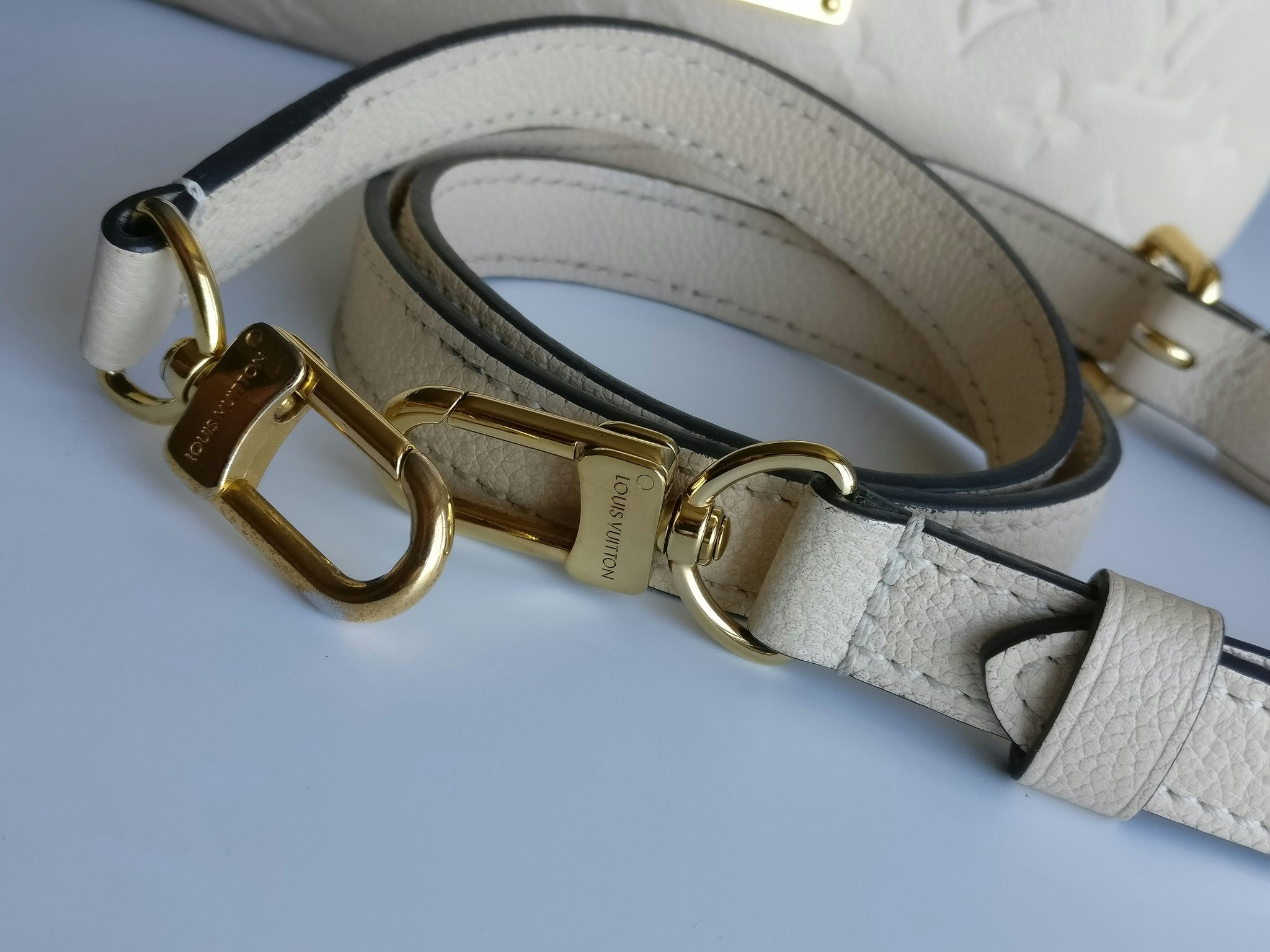 Louis Vuitton Pochette Metis empreinte