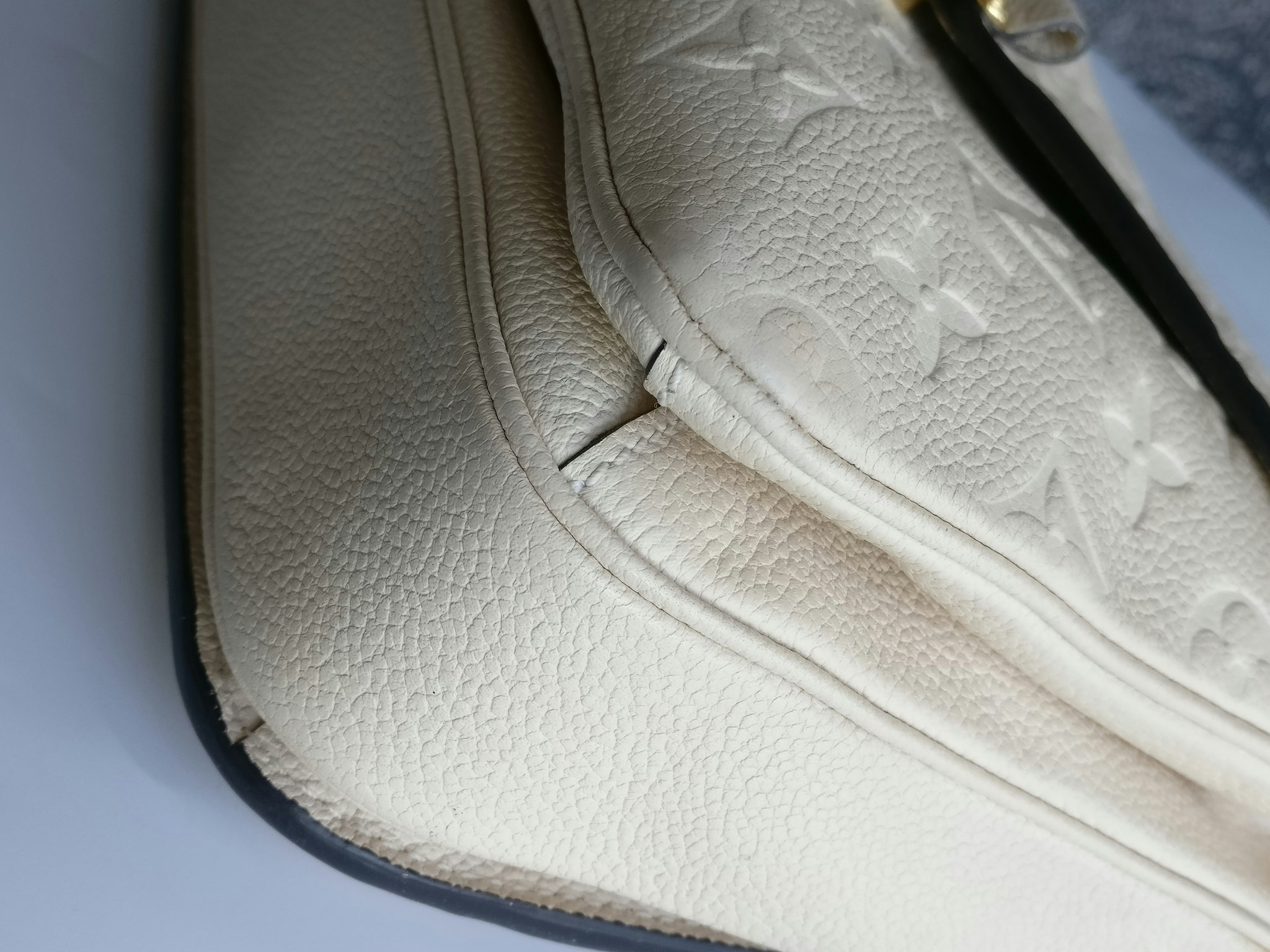Louis Vuitton Pochette Metis empreinte