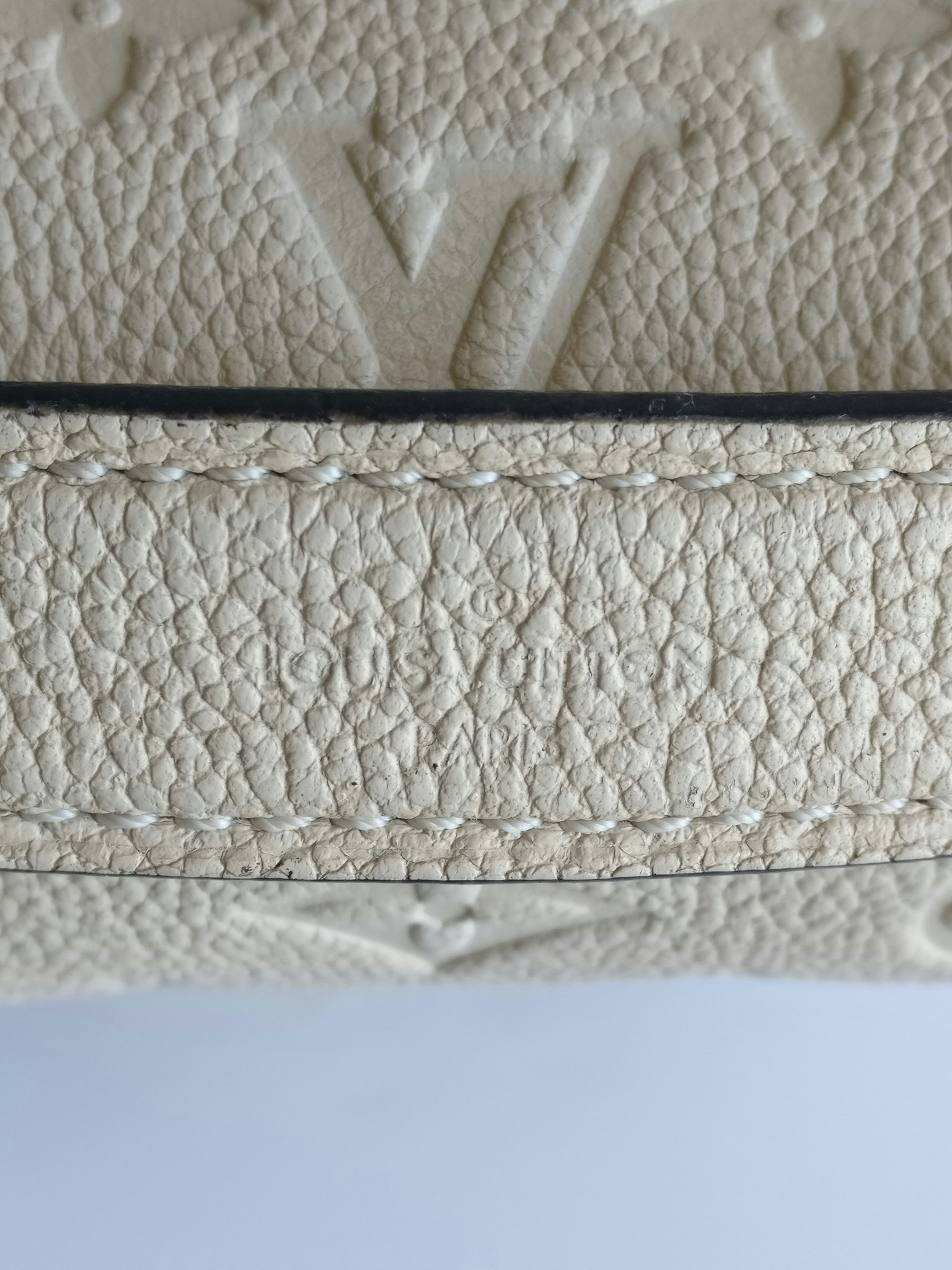 Louis Vuitton Pochette Metis empreinte