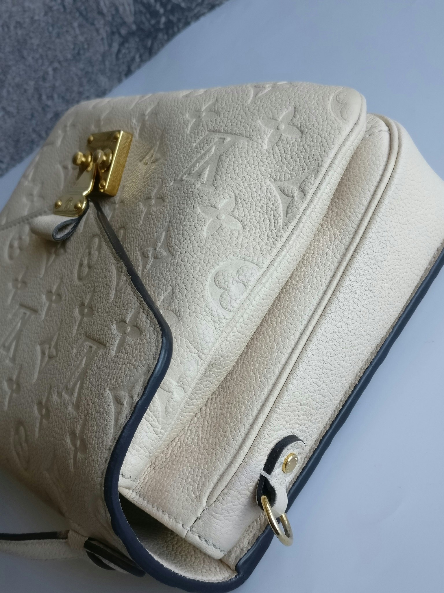 Louis Vuitton Pochette Metis empreinte