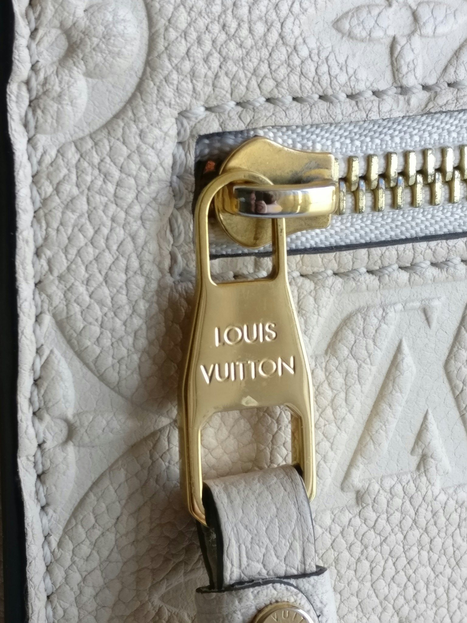 Louis Vuitton Pochette Metis empreinte