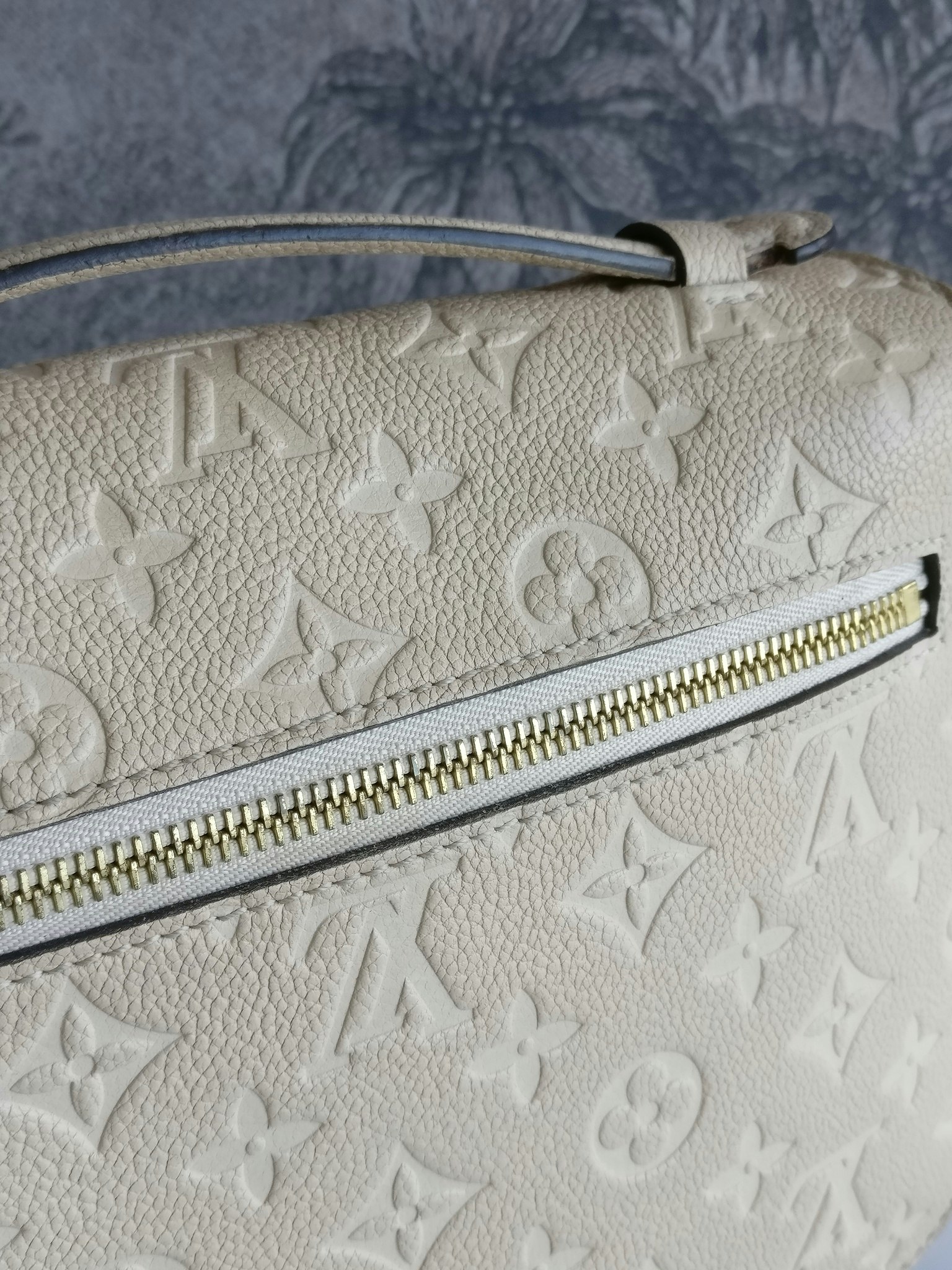 Louis Vuitton Pochette Metis empreinte