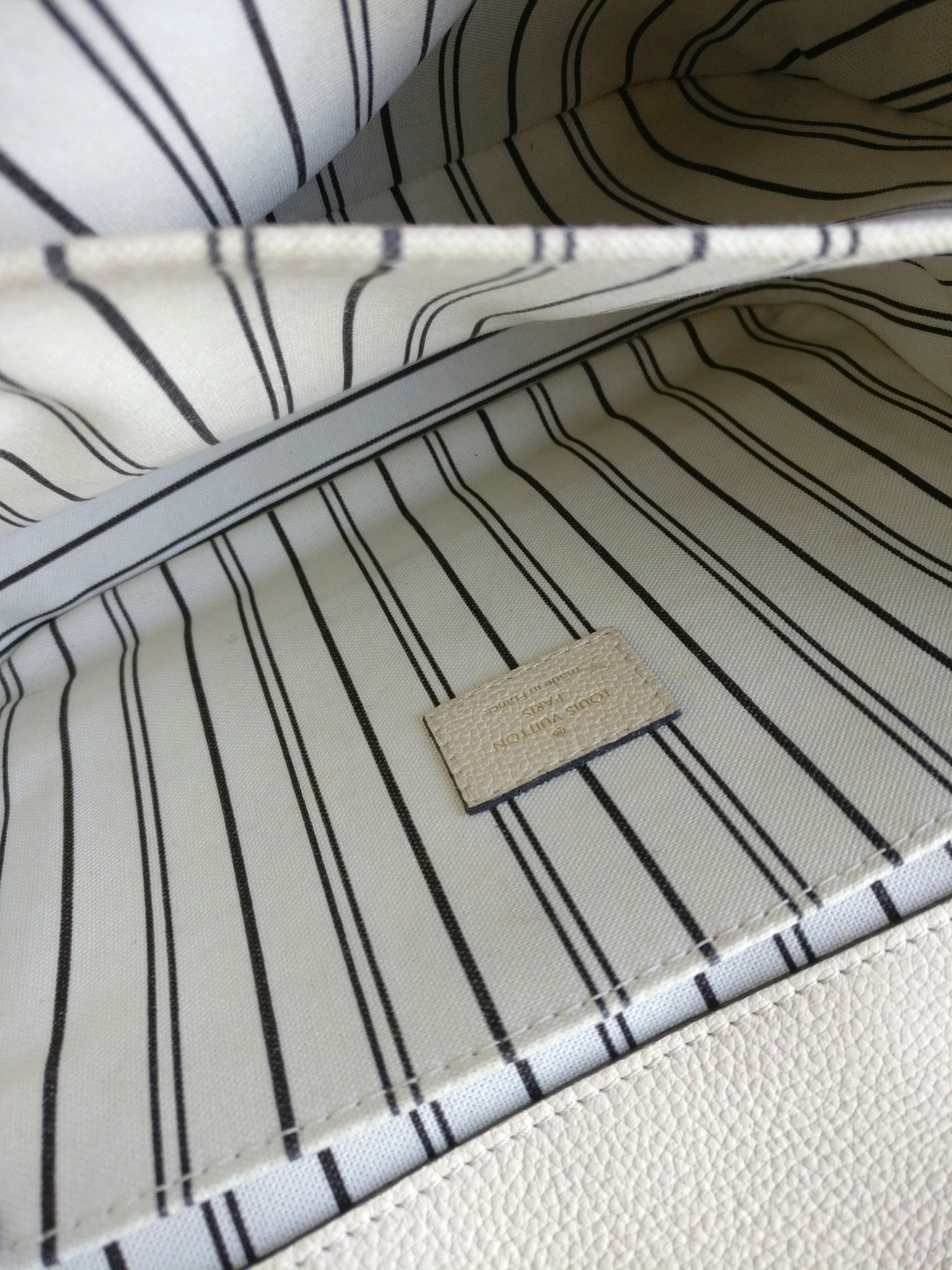 Louis Vuitton Pochette Metis empreinte