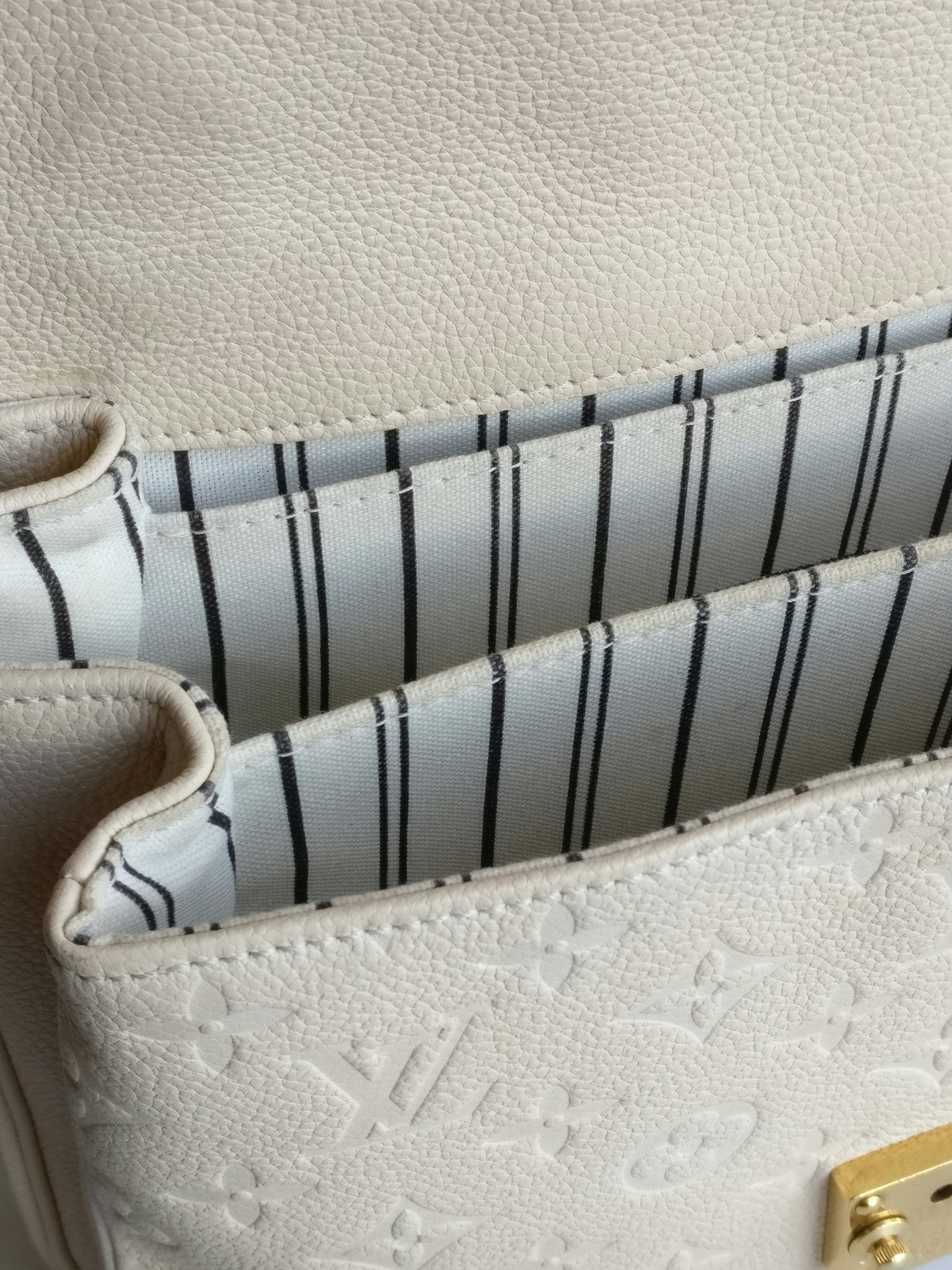 Louis Vuitton Pochette Metis empreinte