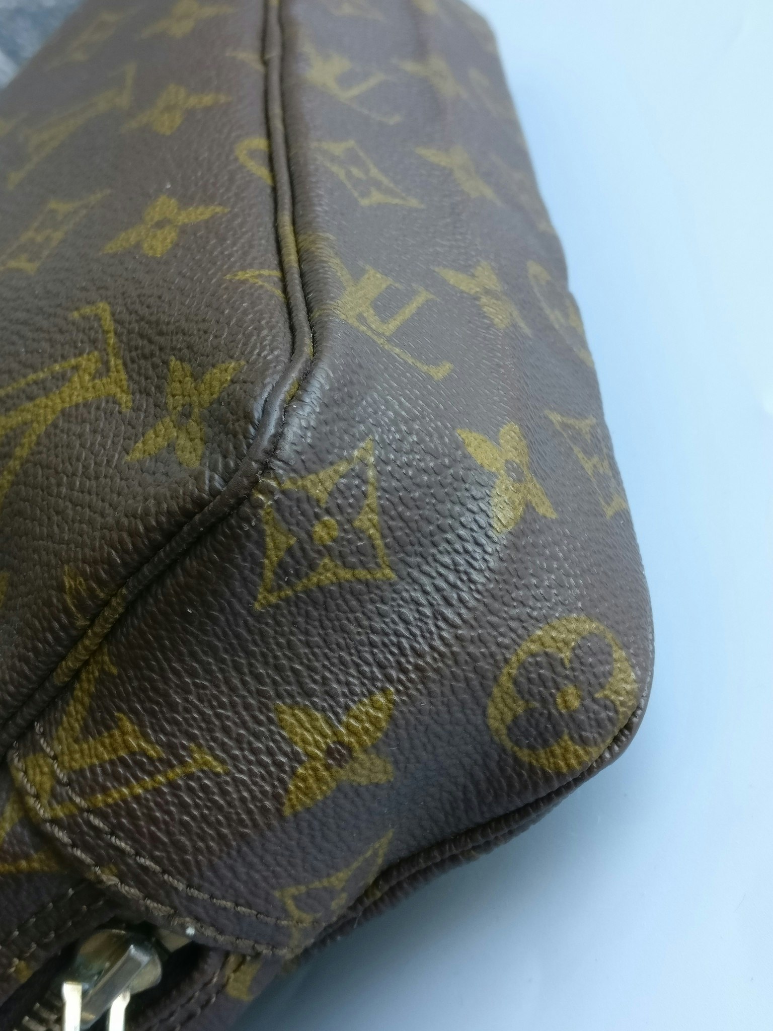 Louis Vuitton Trousse Toilette 23