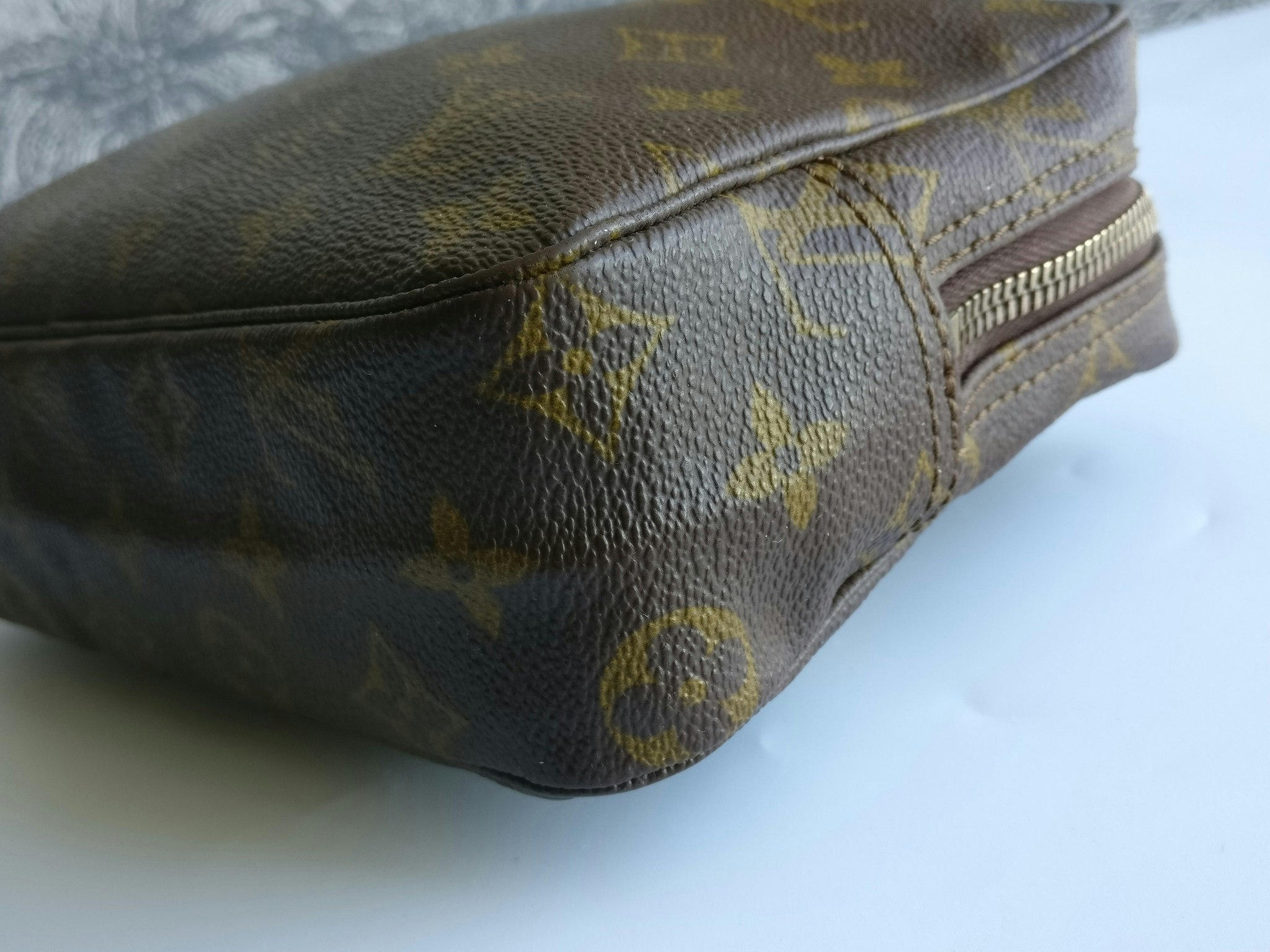 Louis Vuitton Trousse Toilette 23