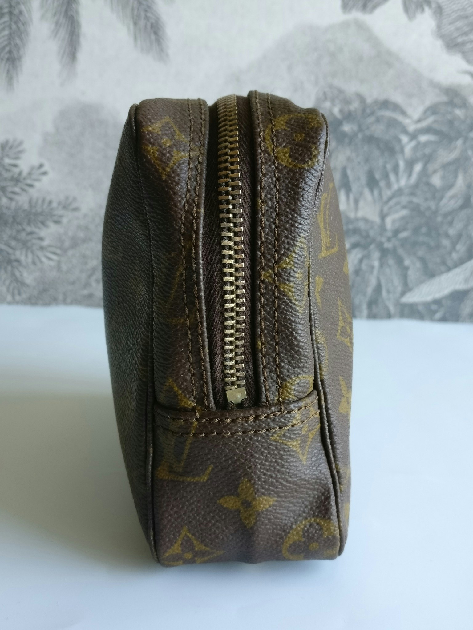 Louis Vuitton Trousse Toilette 23