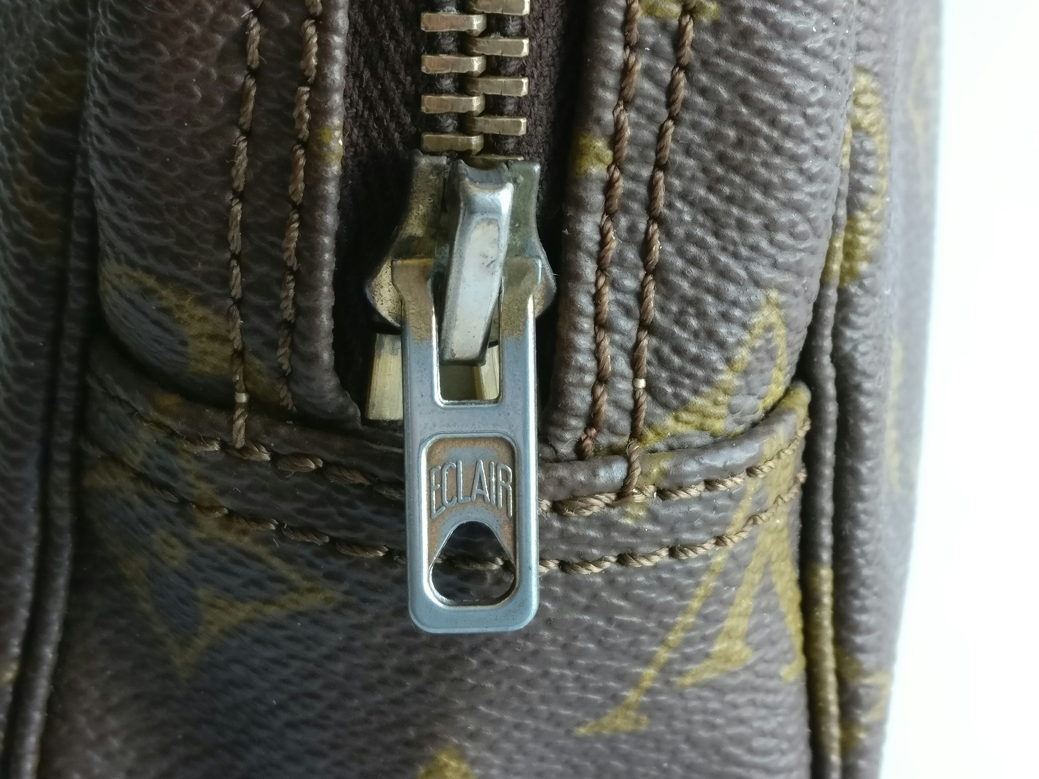 Louis Vuitton Trousse Toilette 23