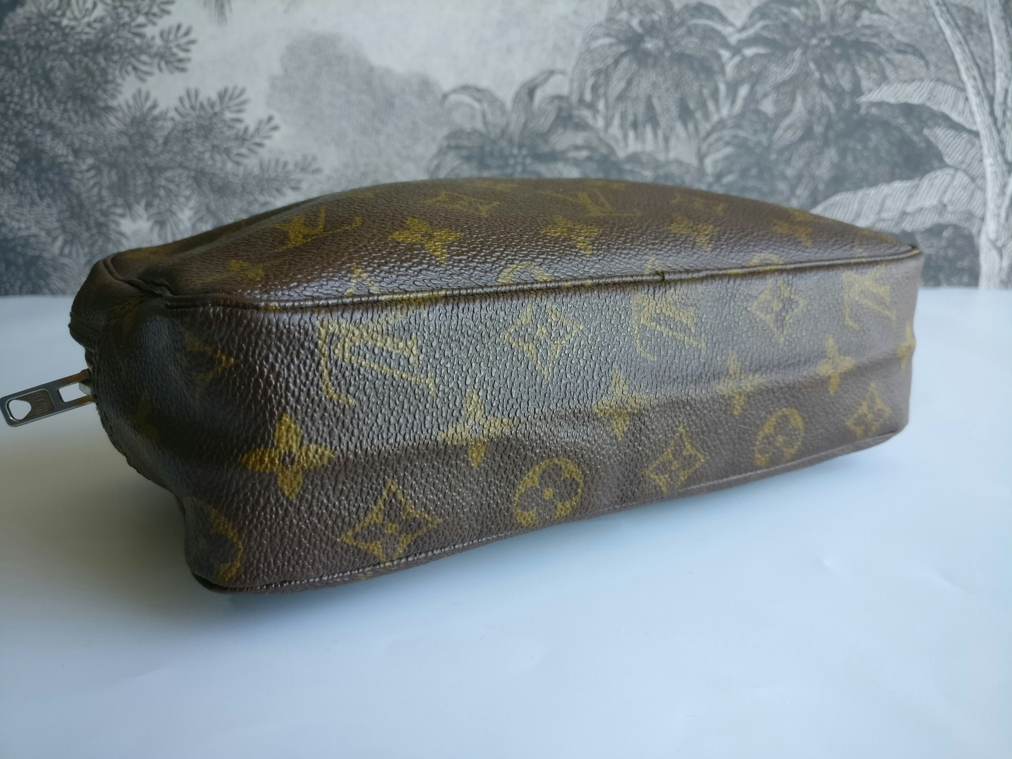 Louis Vuitton Trousse Toilette 23