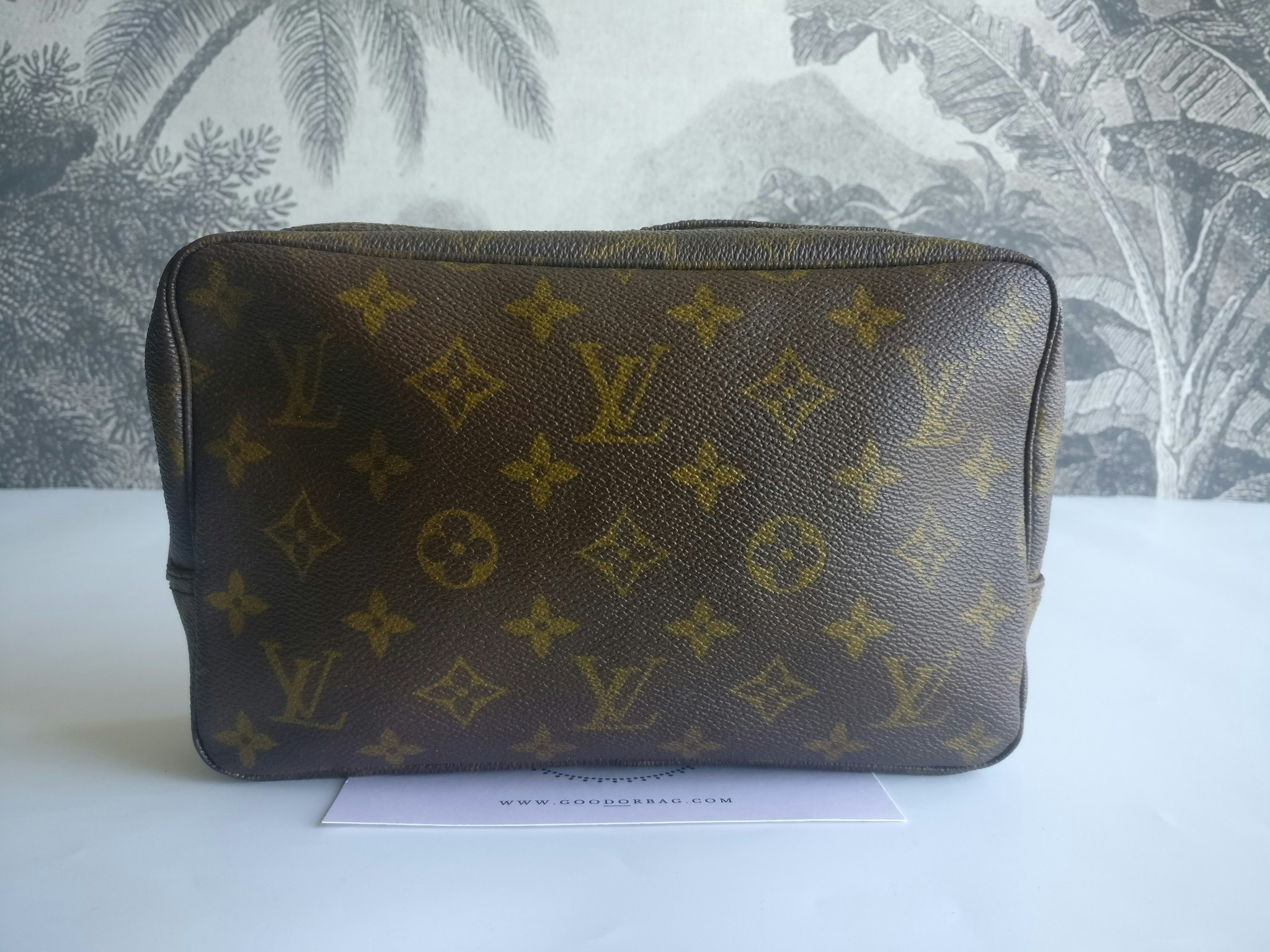 Louis Vuitton Trousse Toilette 23