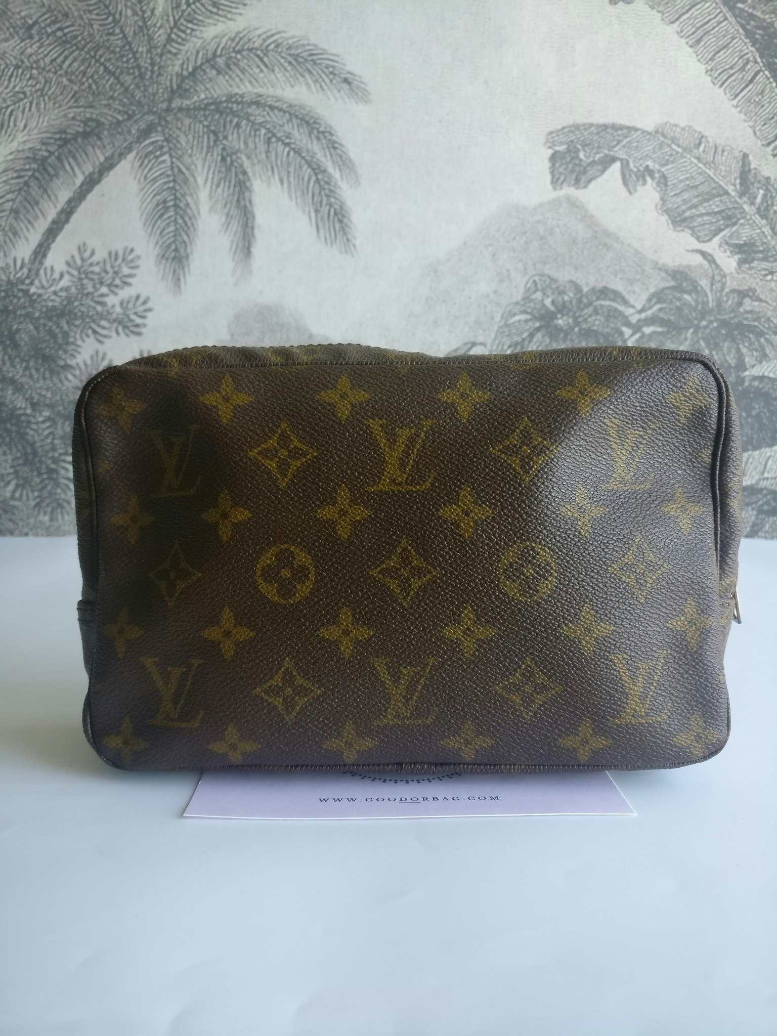 Louis Vuitton Trousse Toilette 23